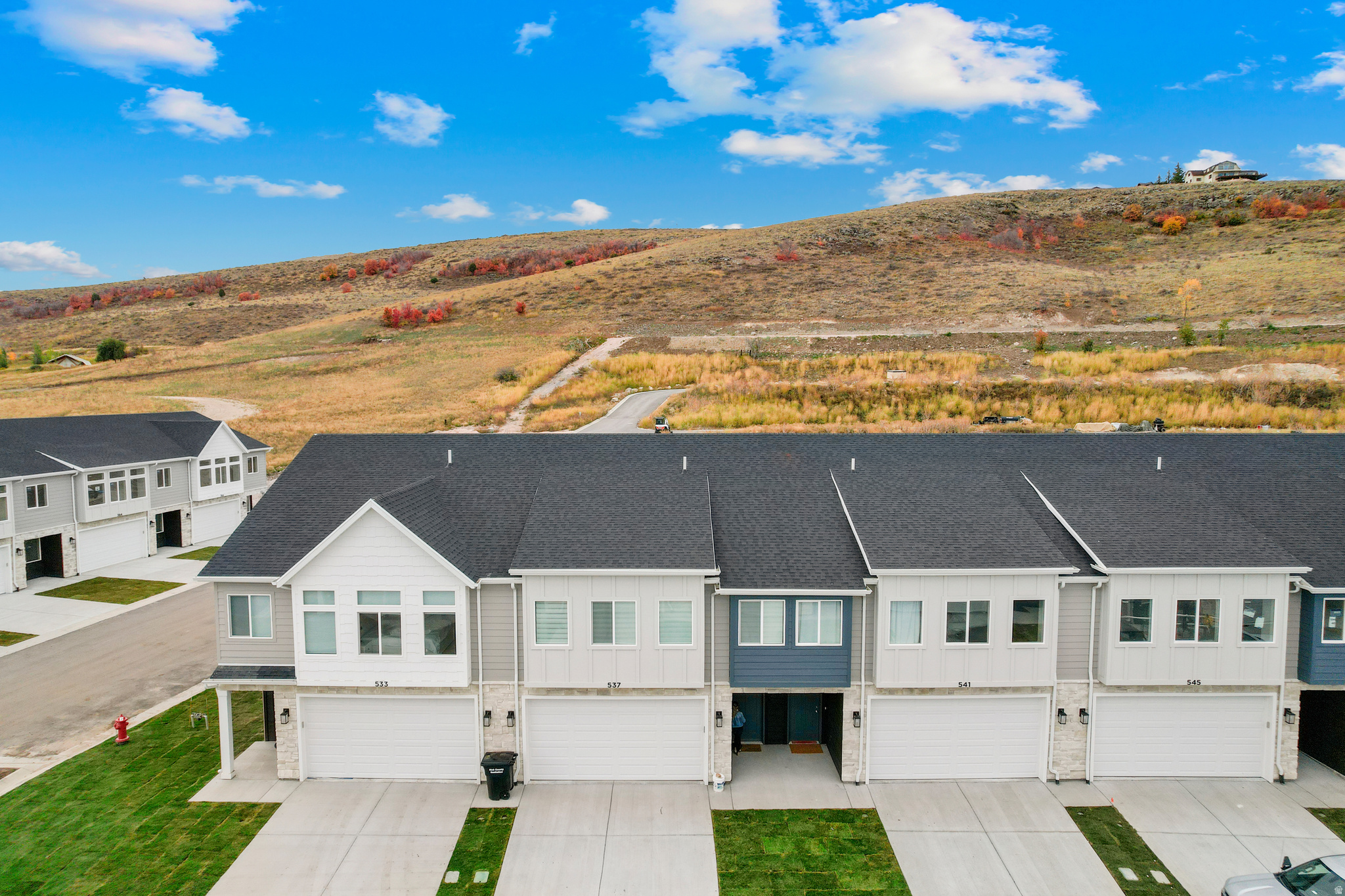 PARADISE PARKWAY - Residential