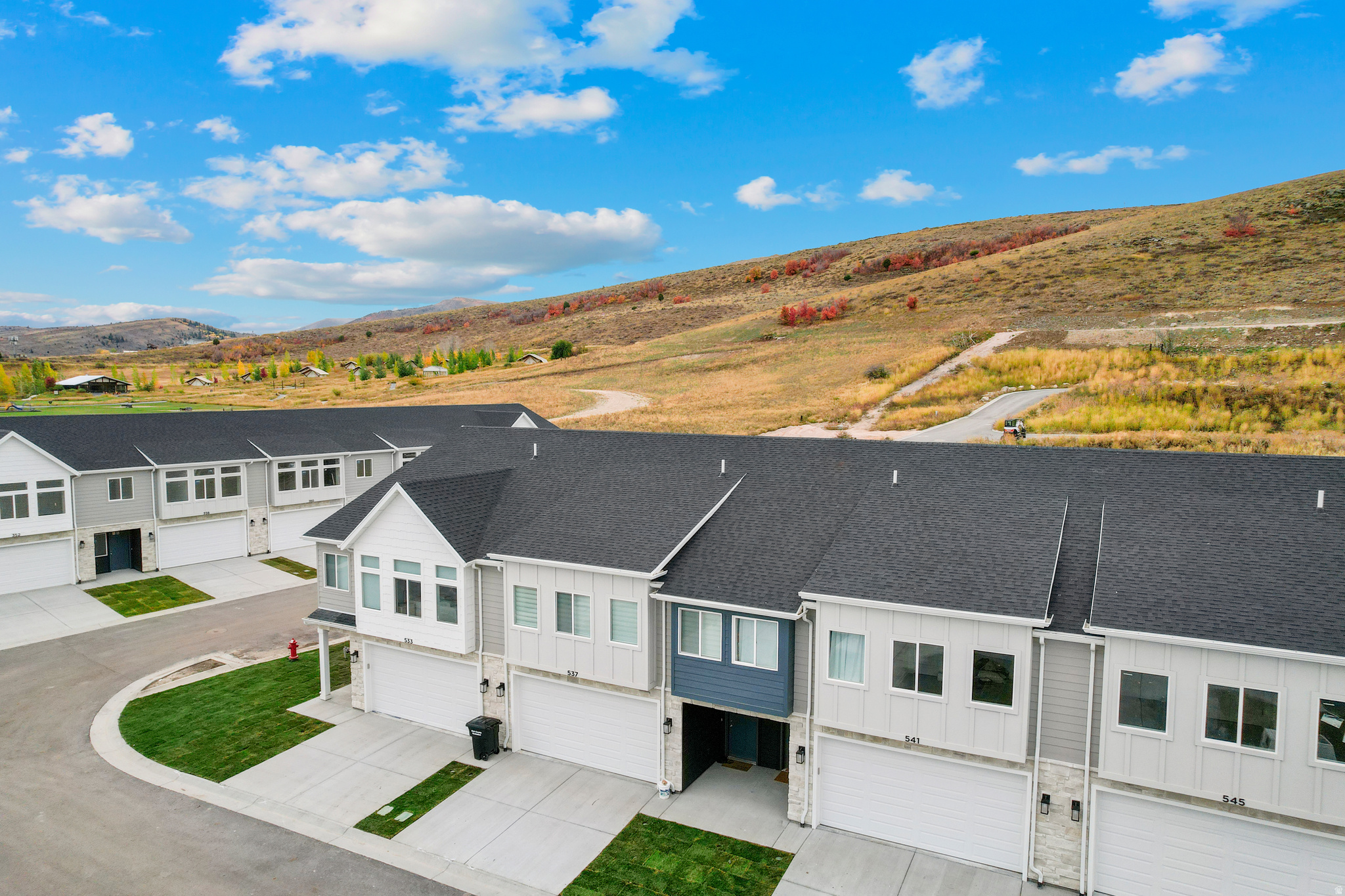 PARADISE PARKWAY - Residential