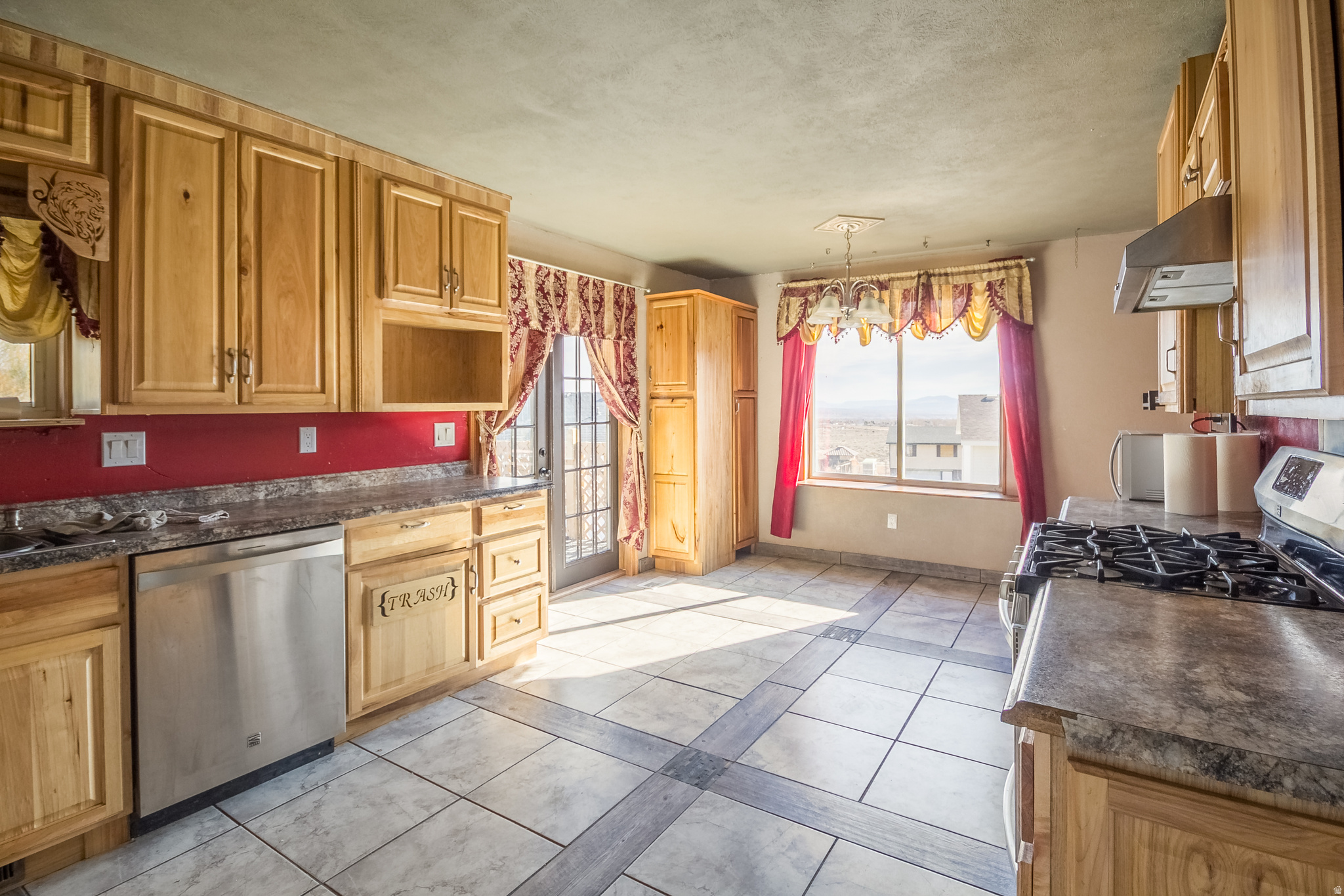 PAINTED HILLS ESTATES SUBDIVISION - Residential