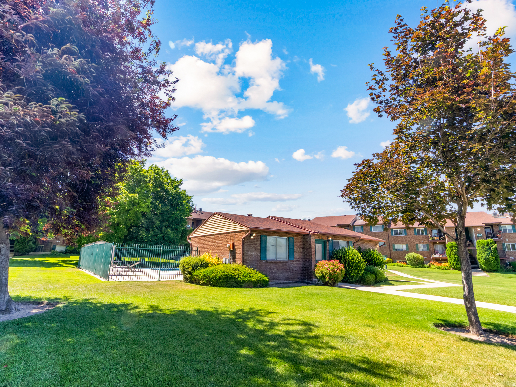 OAK MEADOWS - Residential