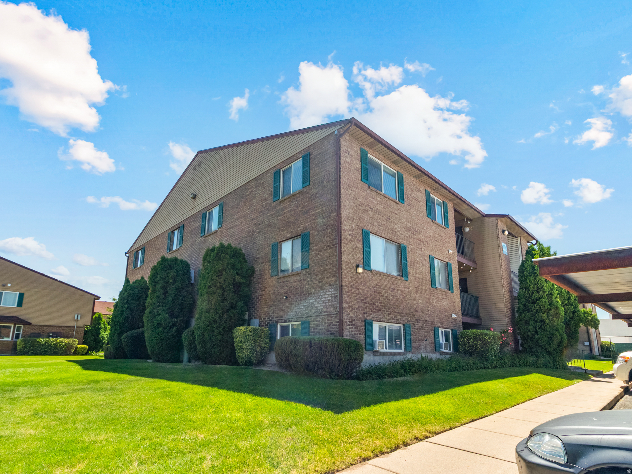 OAK MEADOWS - Residential