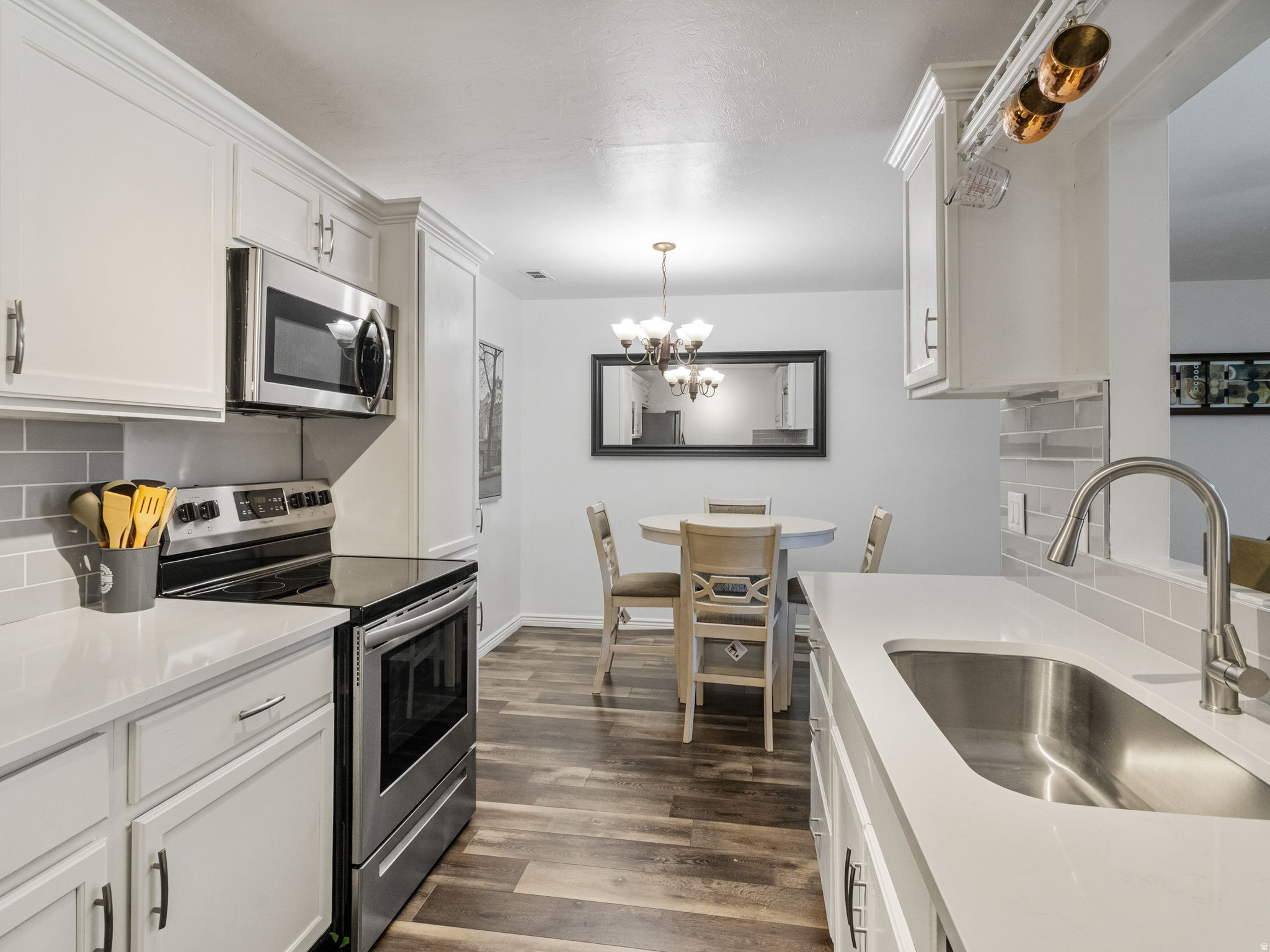OAK MEADOWS - Residential