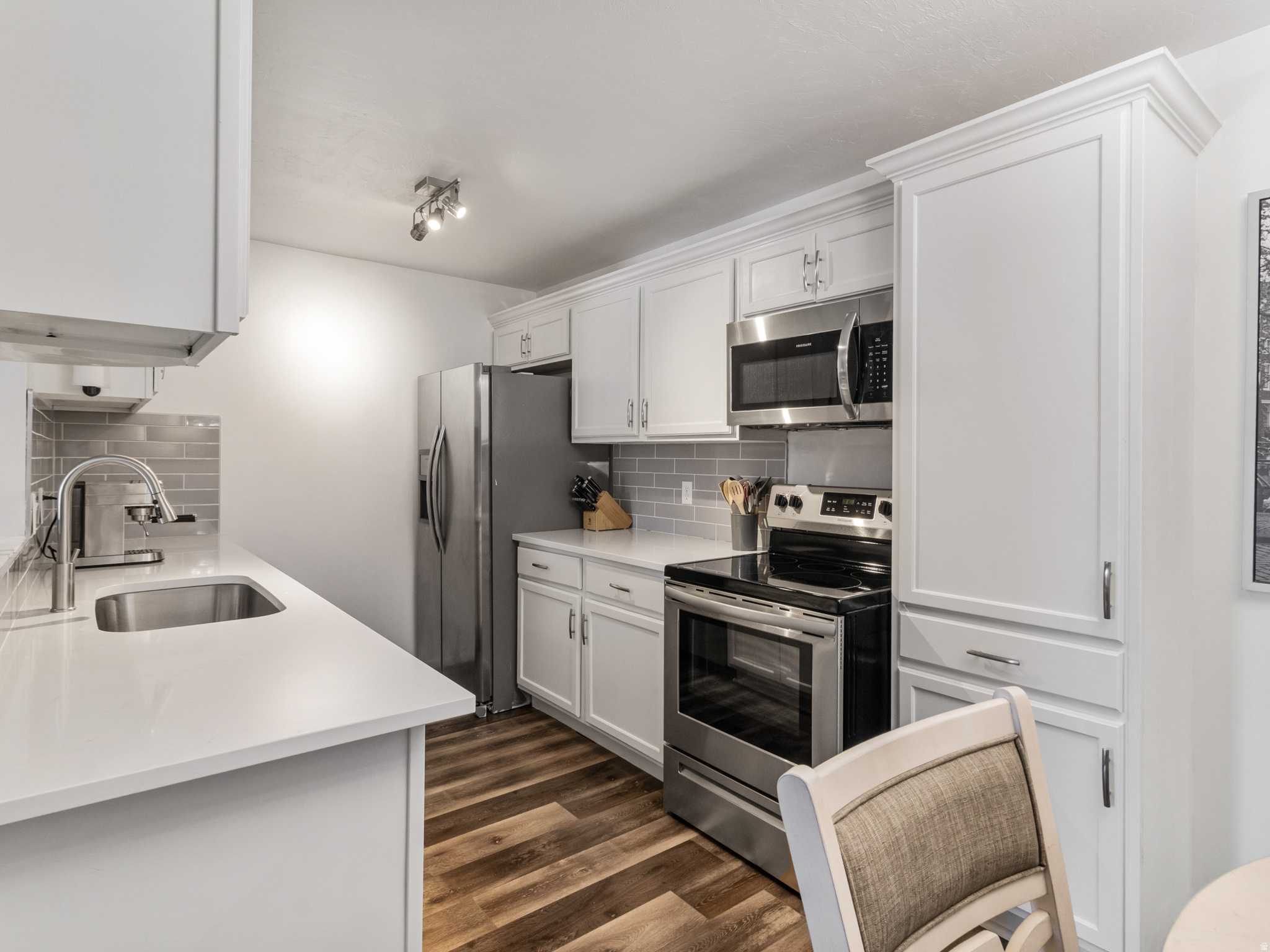 OAK MEADOWS - Residential