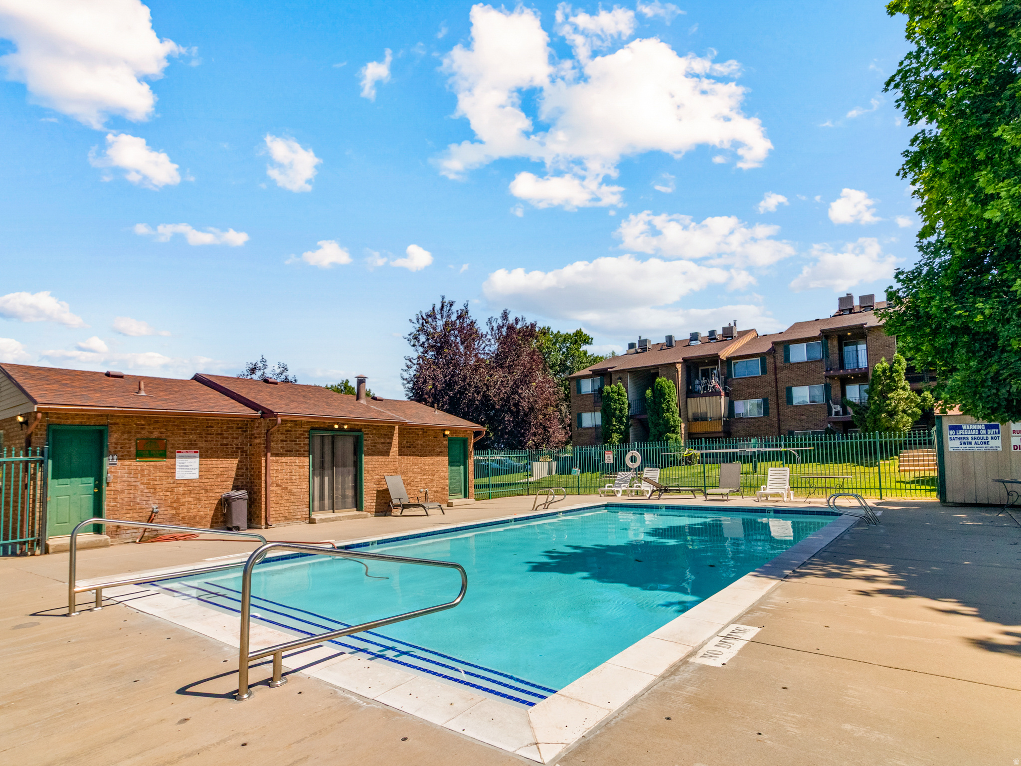 OAK MEADOWS - Residential