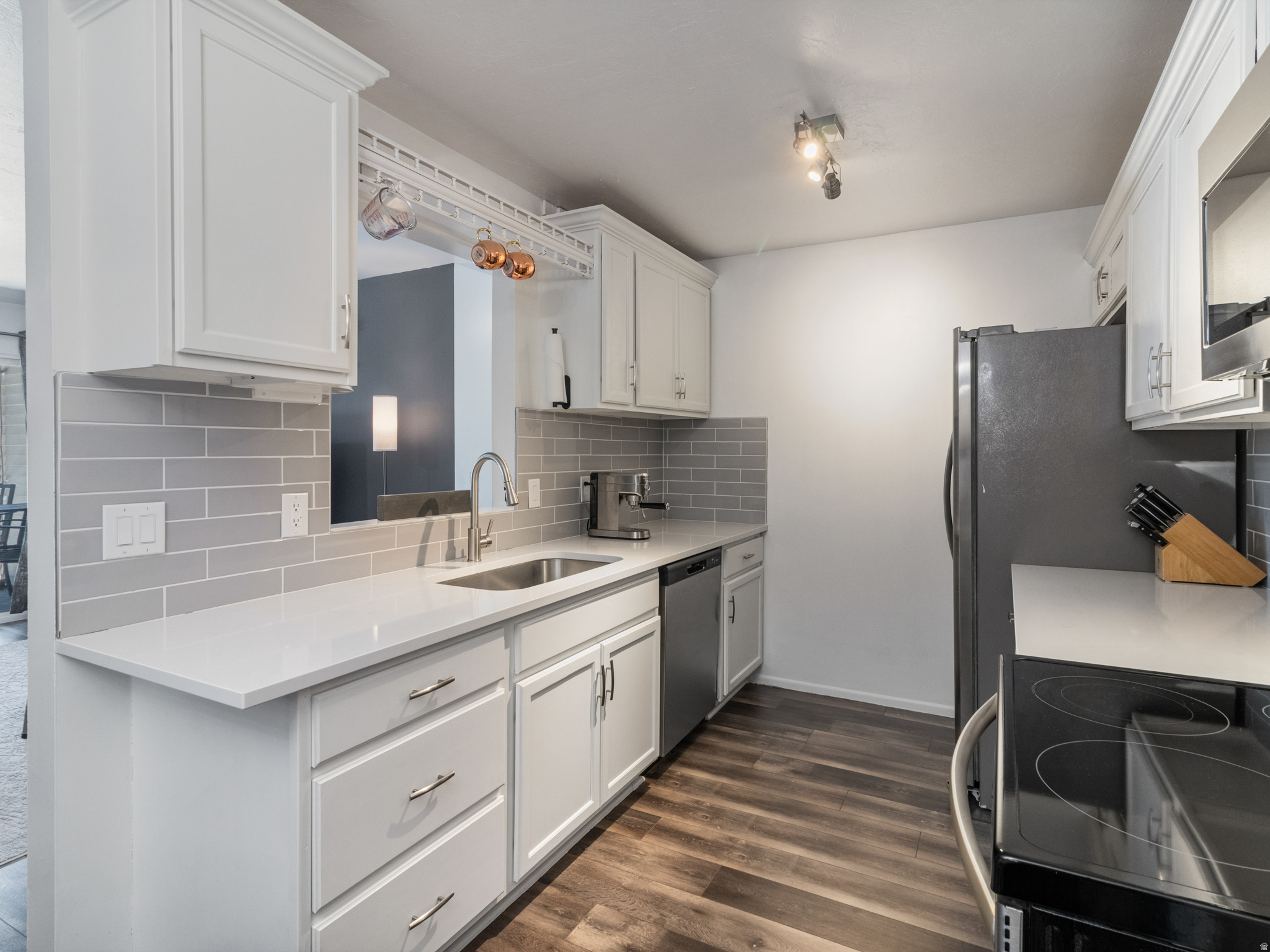 OAK MEADOWS - Residential