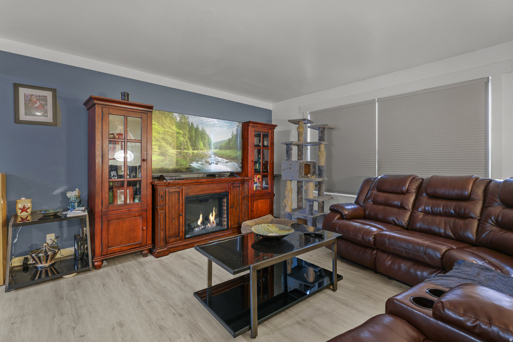 COUNTRY CREEK ESTATE - Residential