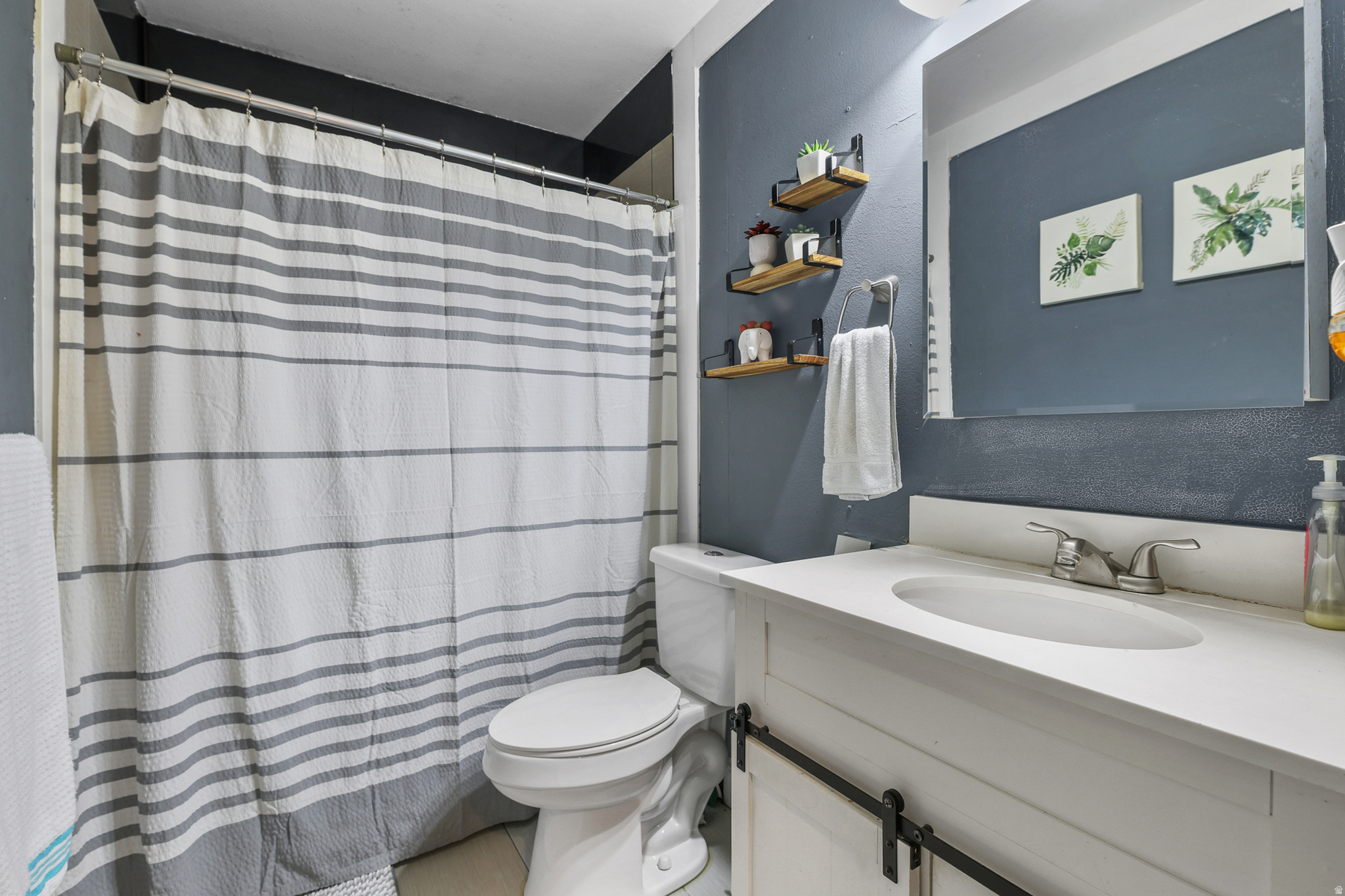 COUNTRY CREEK ESTATE - Residential