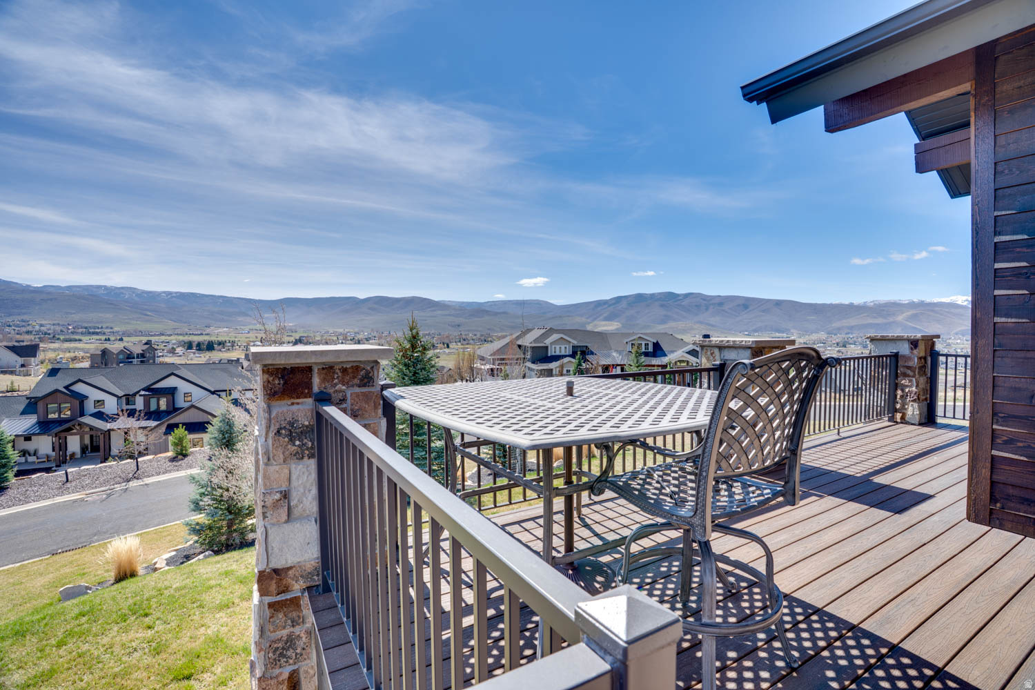 CROSSINGS AT LAKE CR - Residential