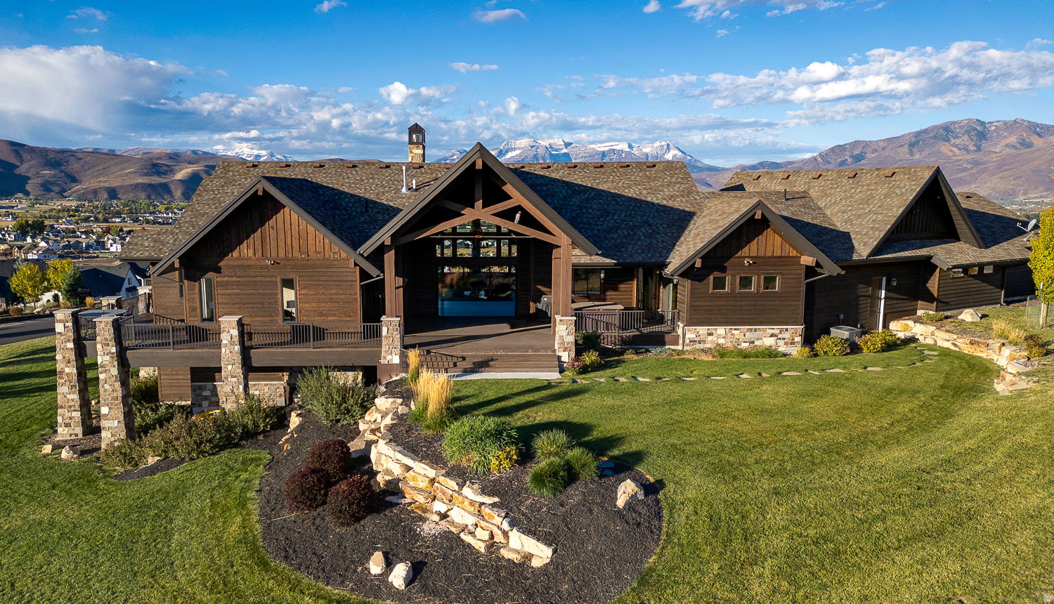 CROSSINGS AT LAKE CR - Residential