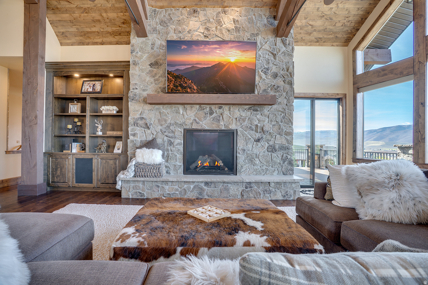 CROSSINGS AT LAKE CR - Residential