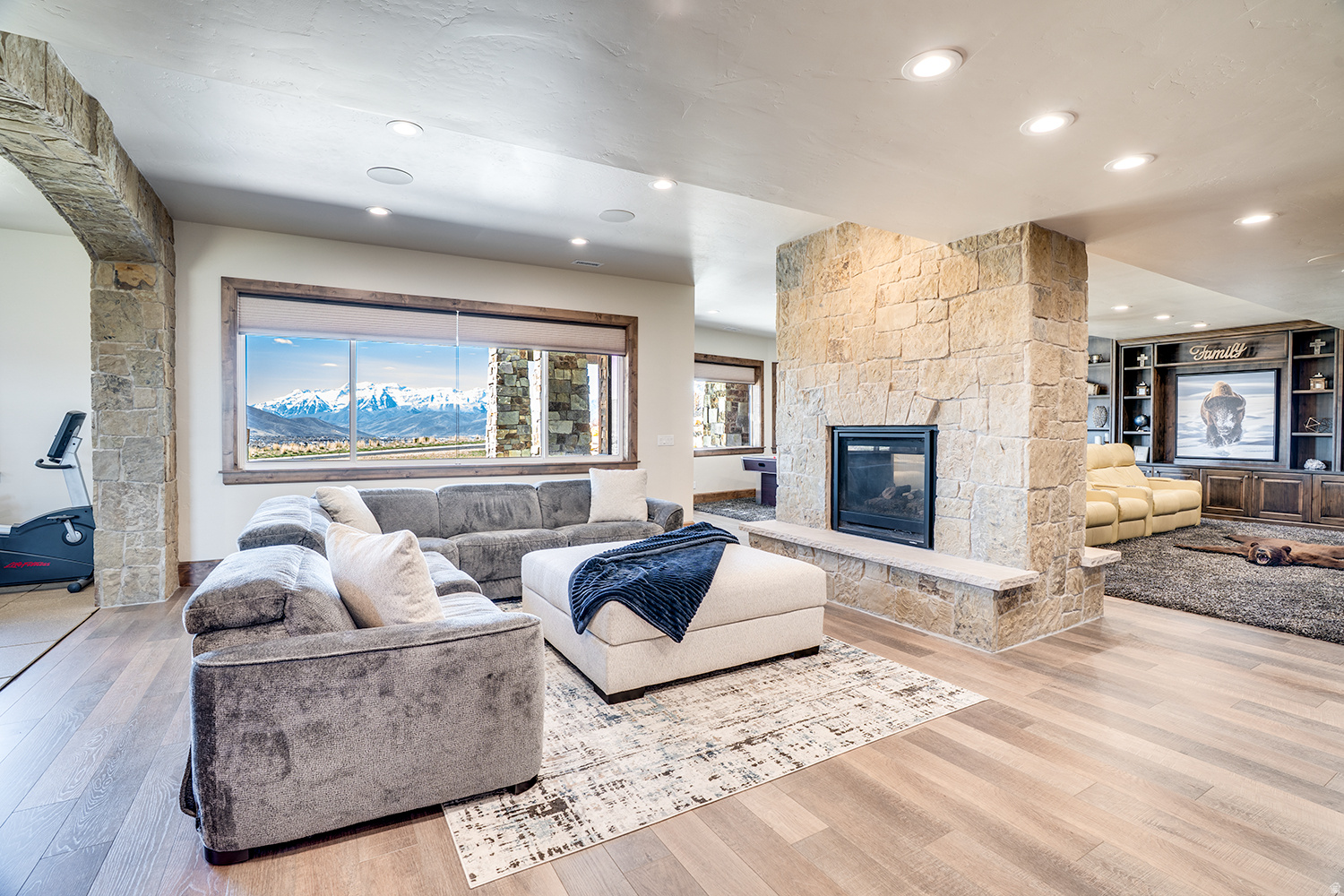 CROSSINGS AT LAKE CR - Residential