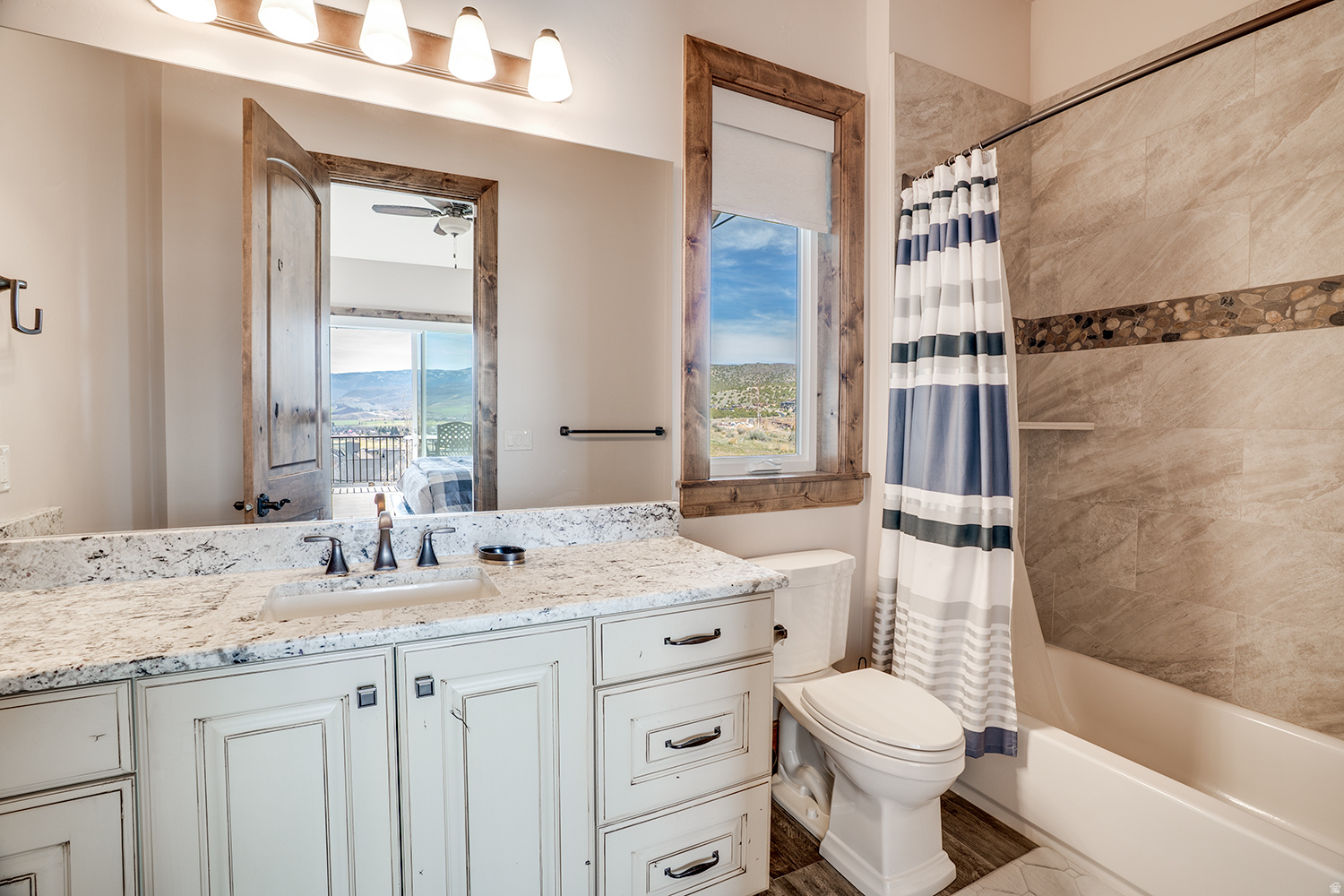 CROSSINGS AT LAKE CR - Residential