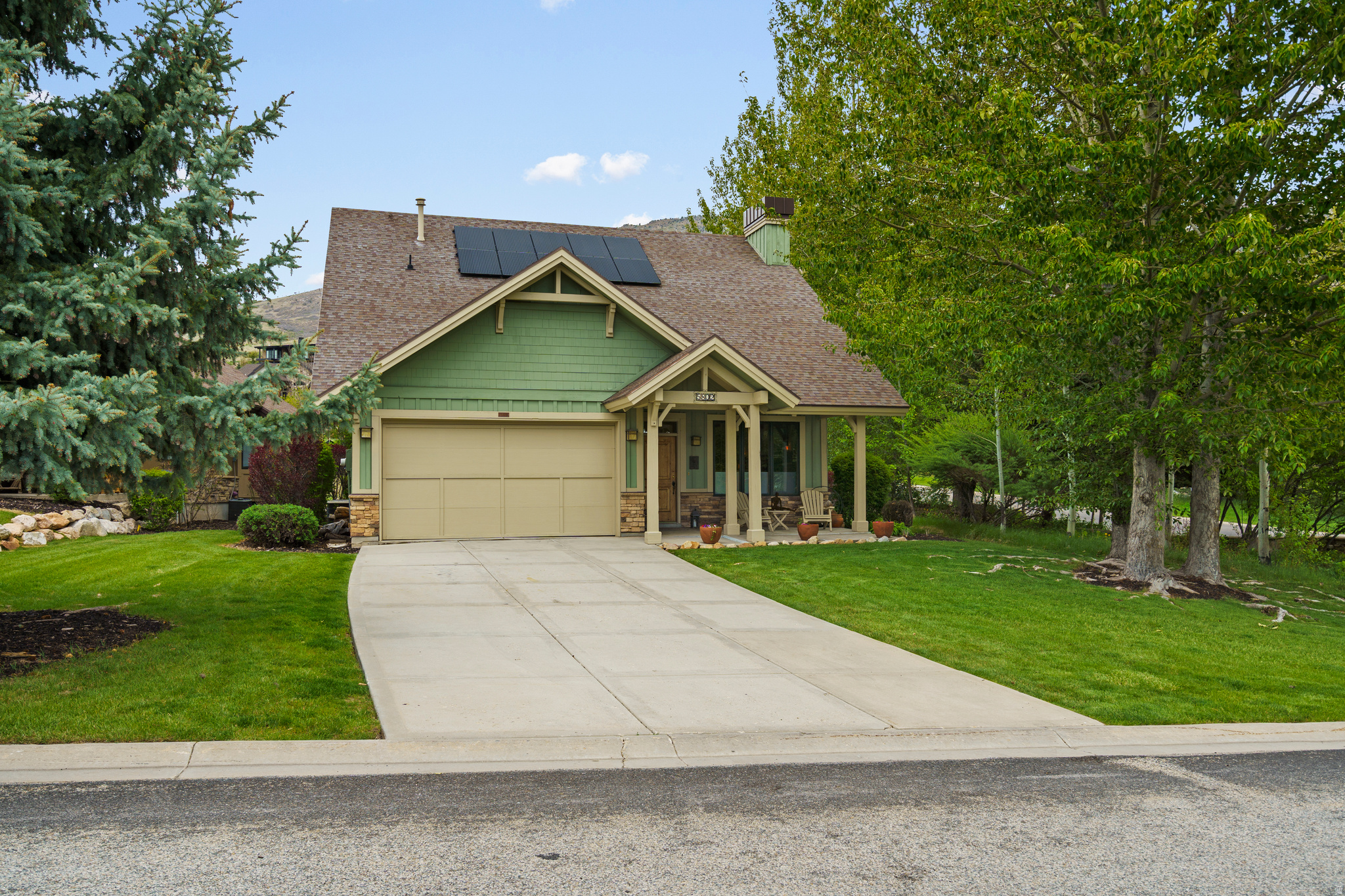 TRAPPERS RIDGE - Residential