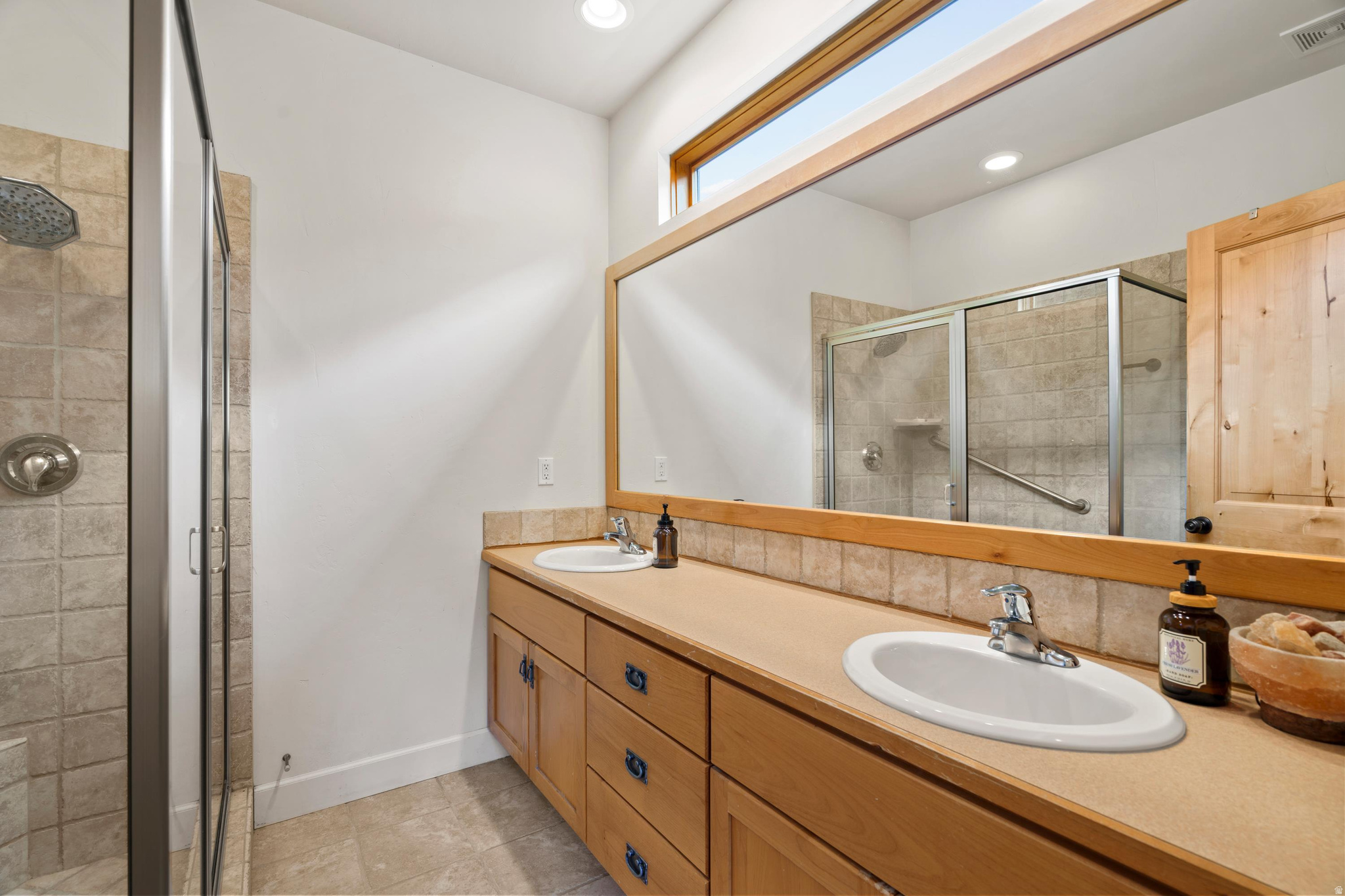 TRAPPERS RIDGE - Residential