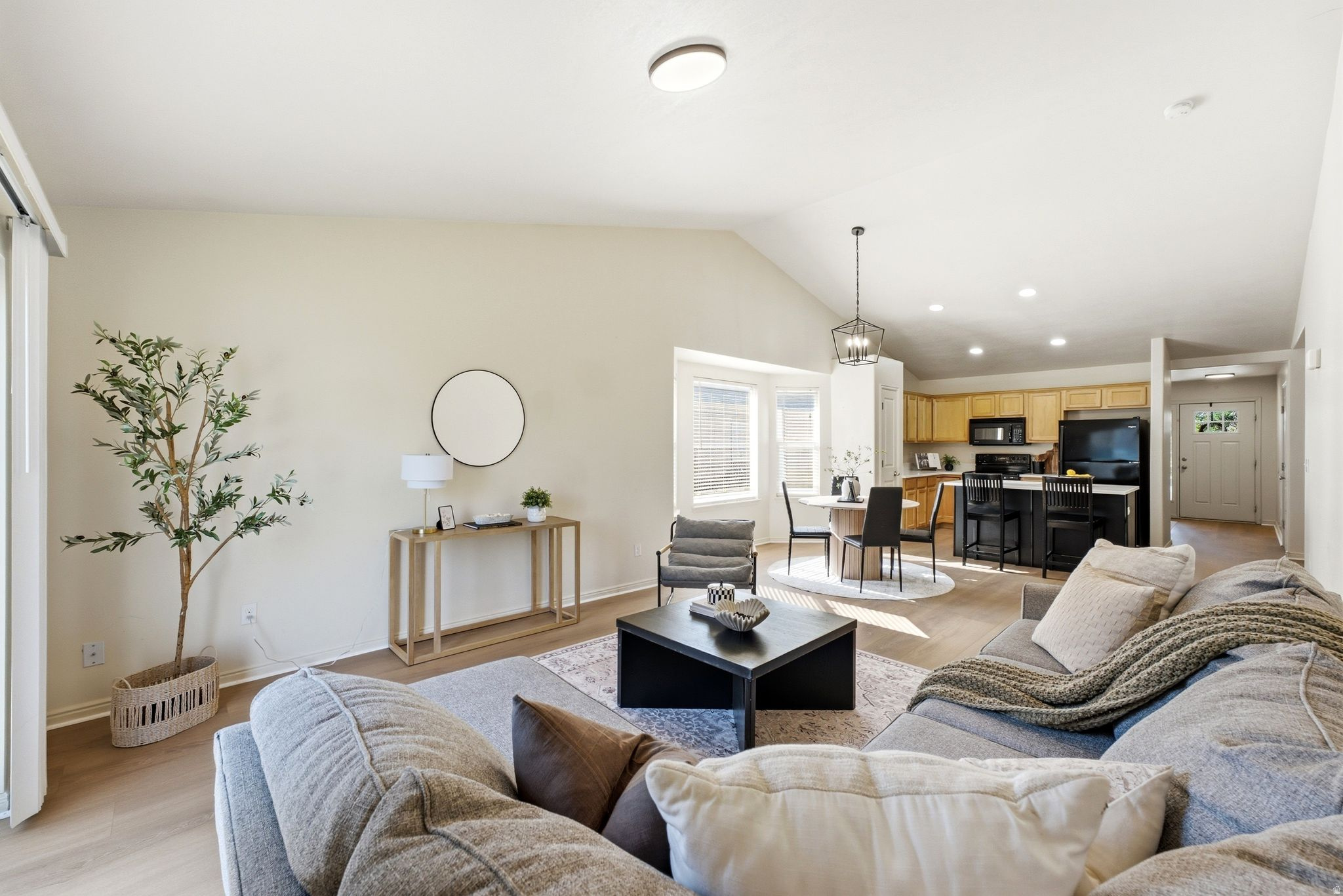 EAGLES GATE - Residential