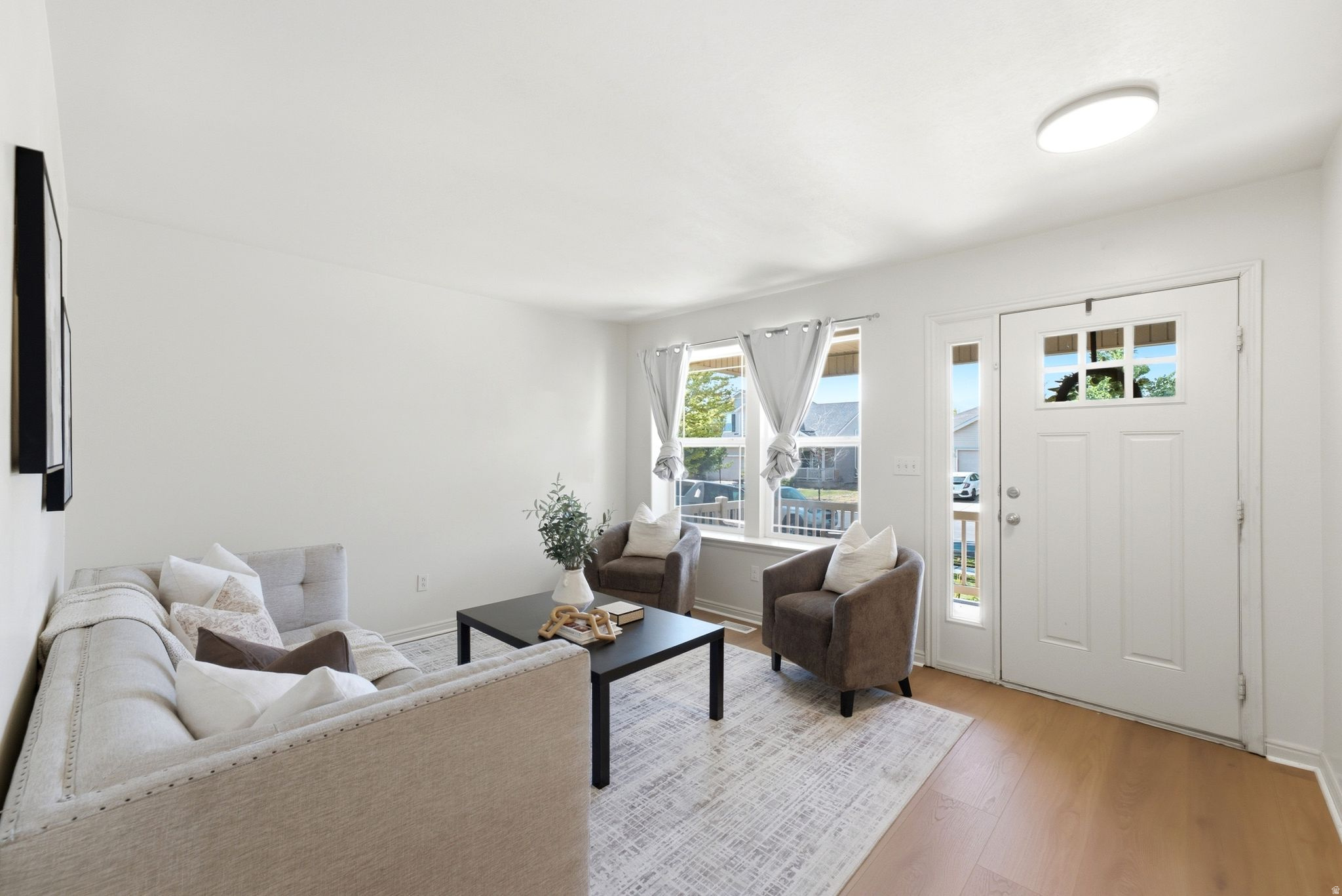 EAGLES GATE - Residential