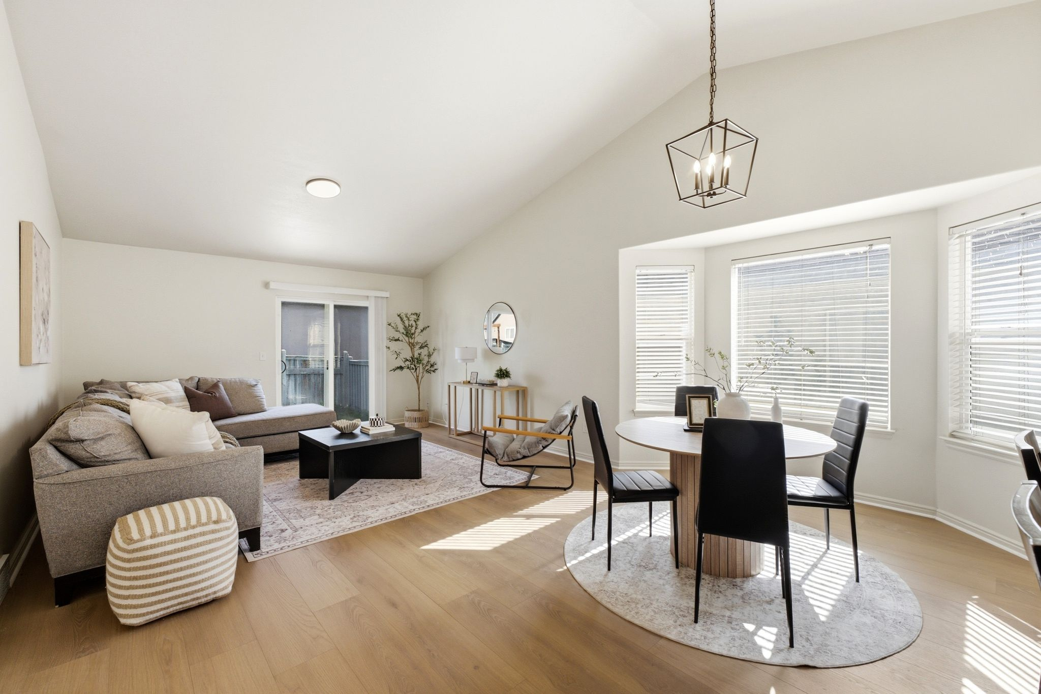 EAGLES GATE - Residential