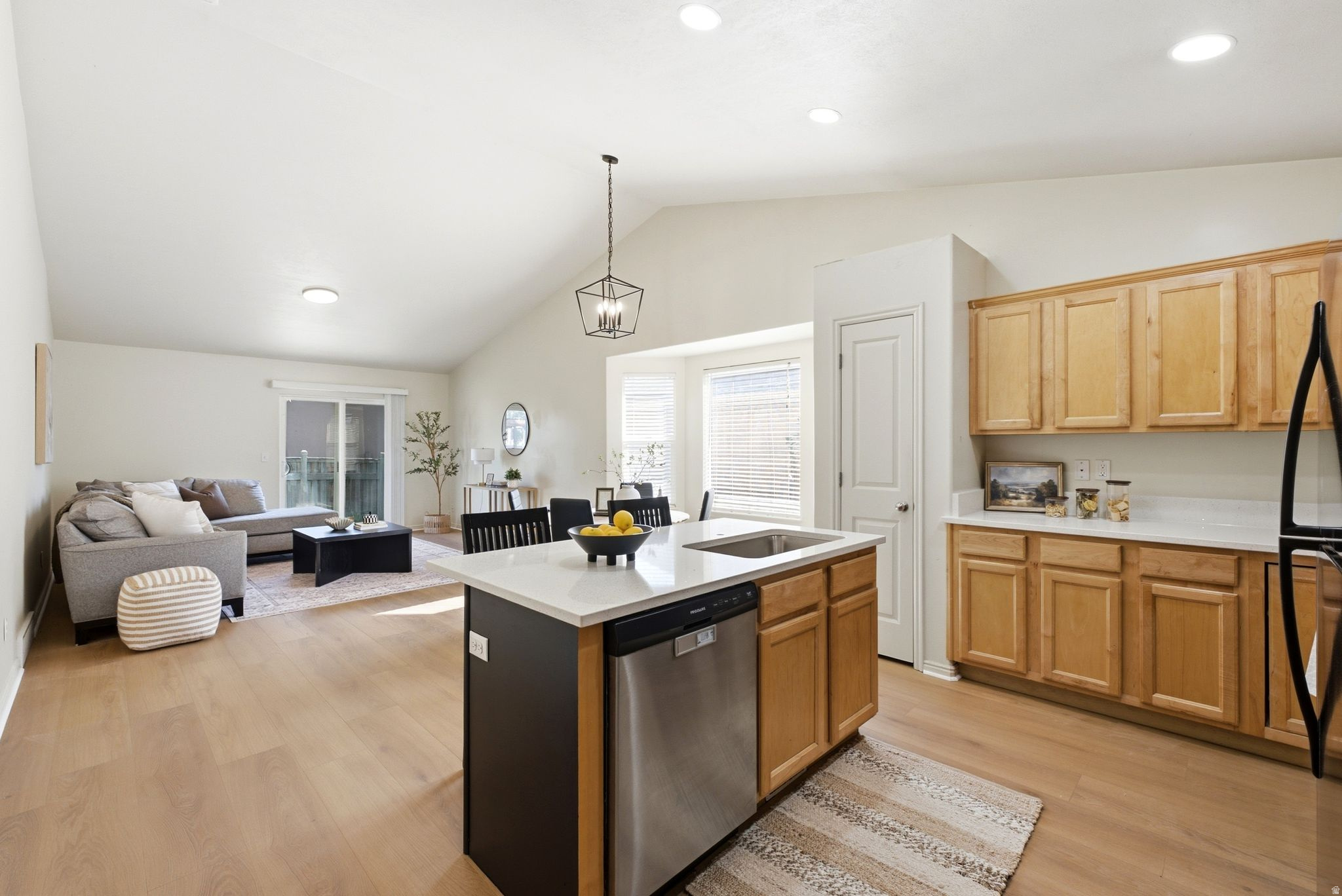 EAGLES GATE - Residential