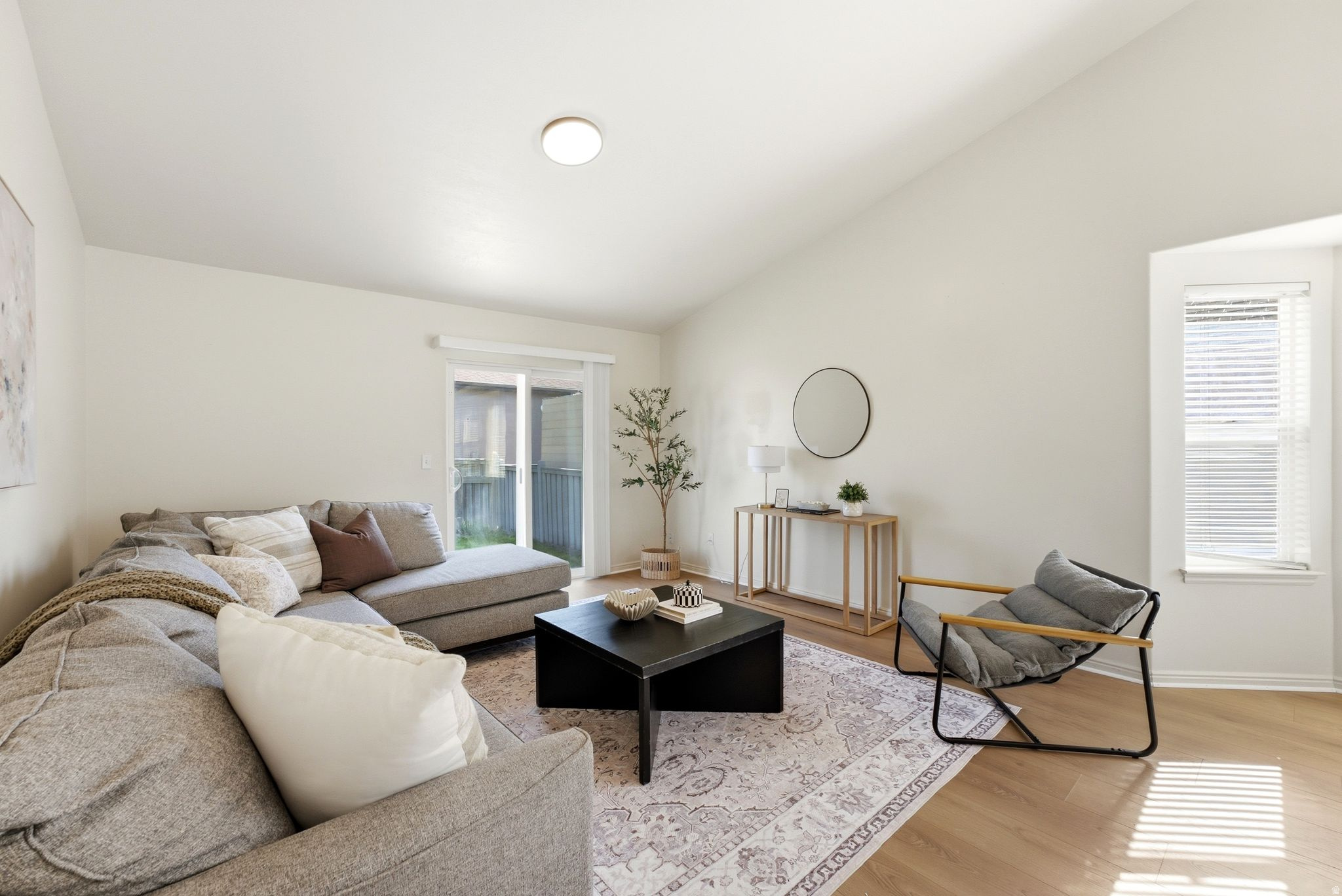 EAGLES GATE - Residential