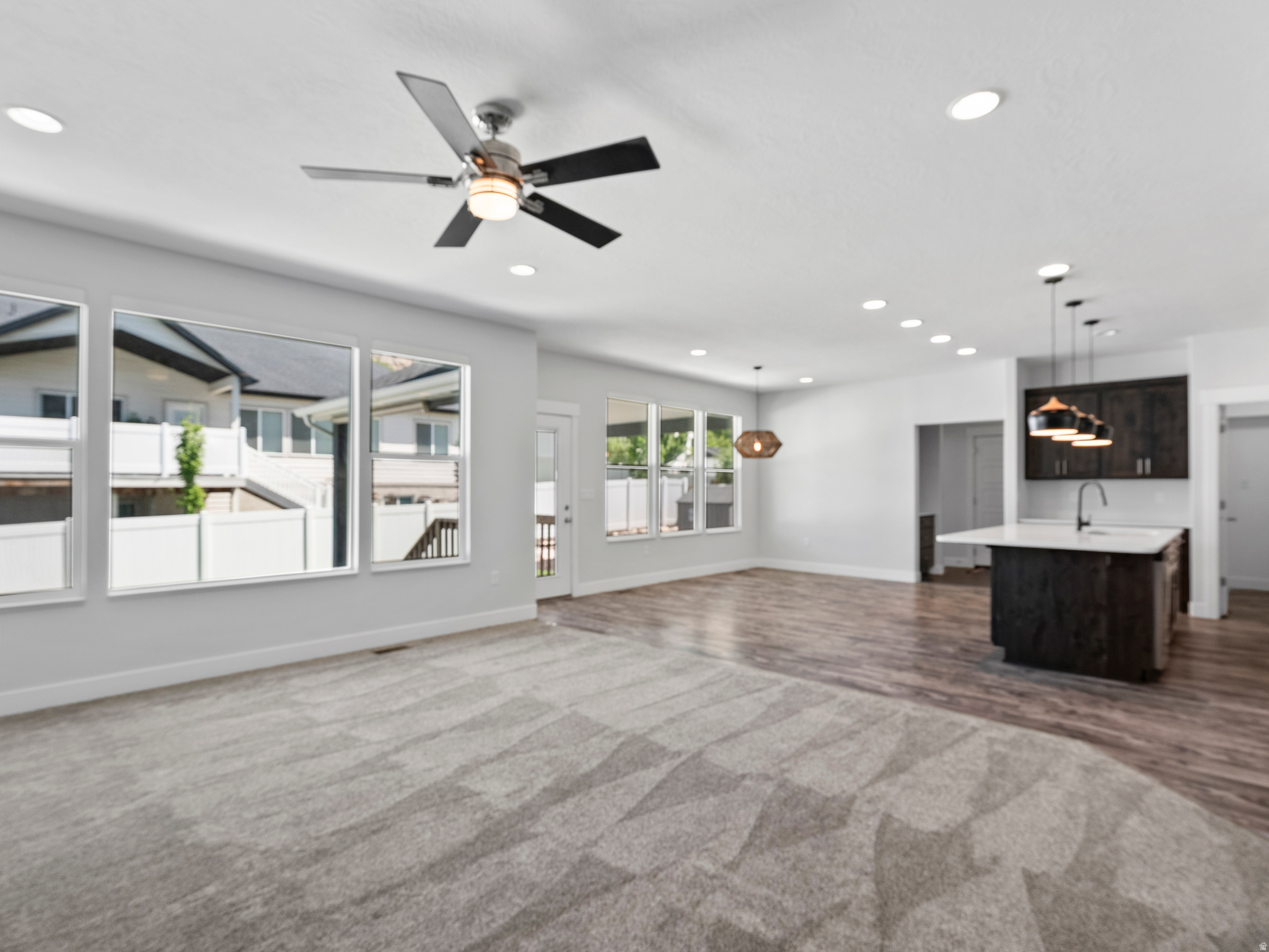 HALL TREE - Residential