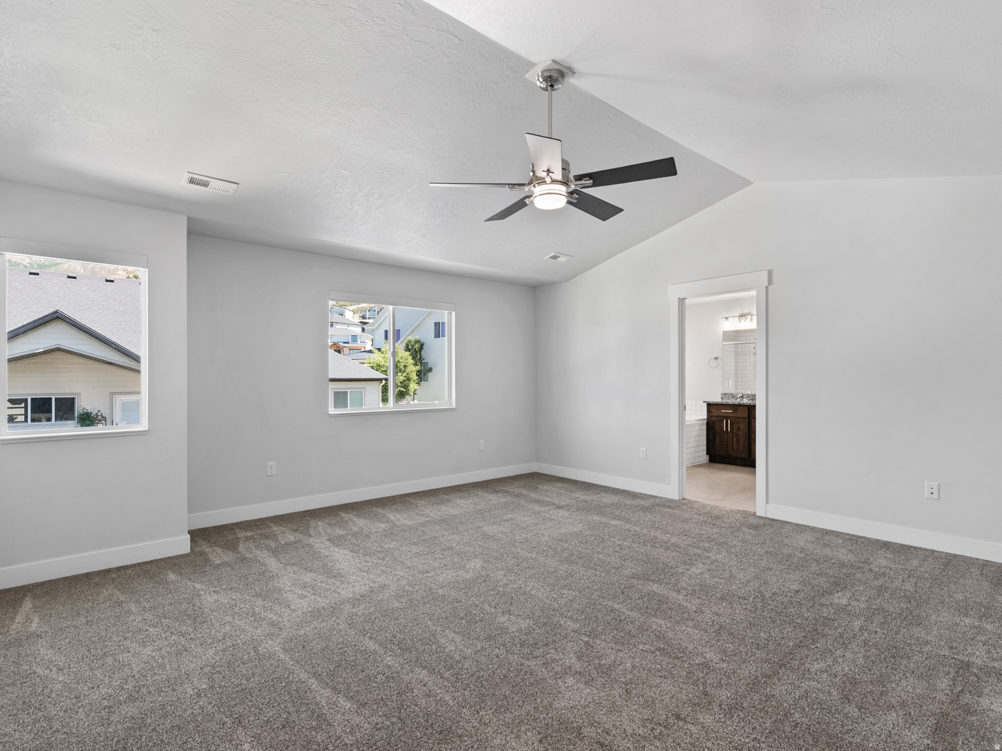 HALL TREE - Residential
