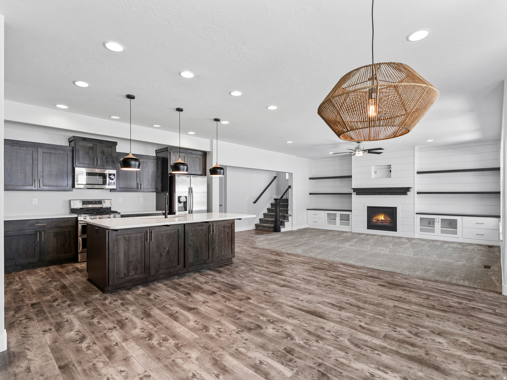 HALL TREE - Residential