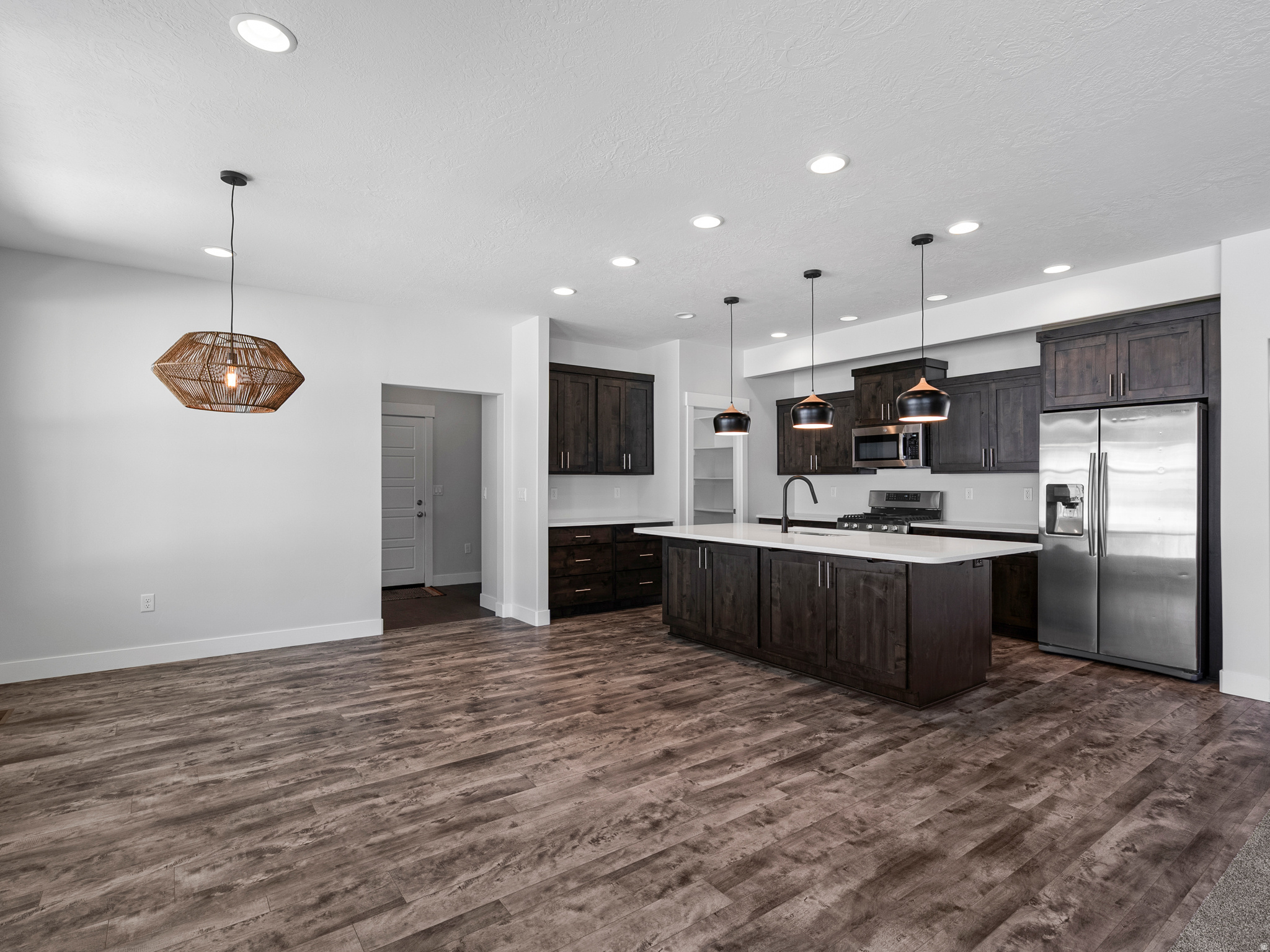 HALL TREE - Residential
