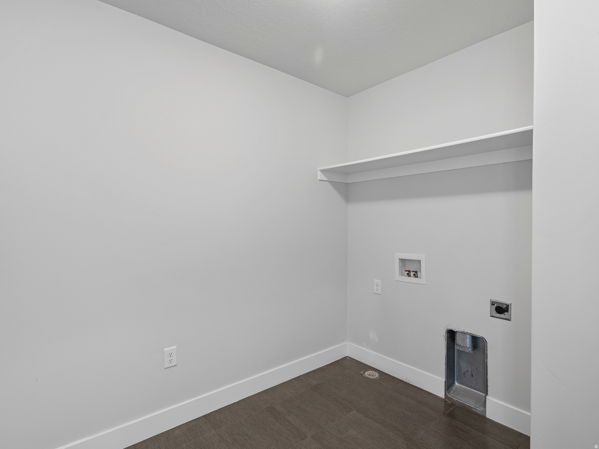 HALL TREE - Residential