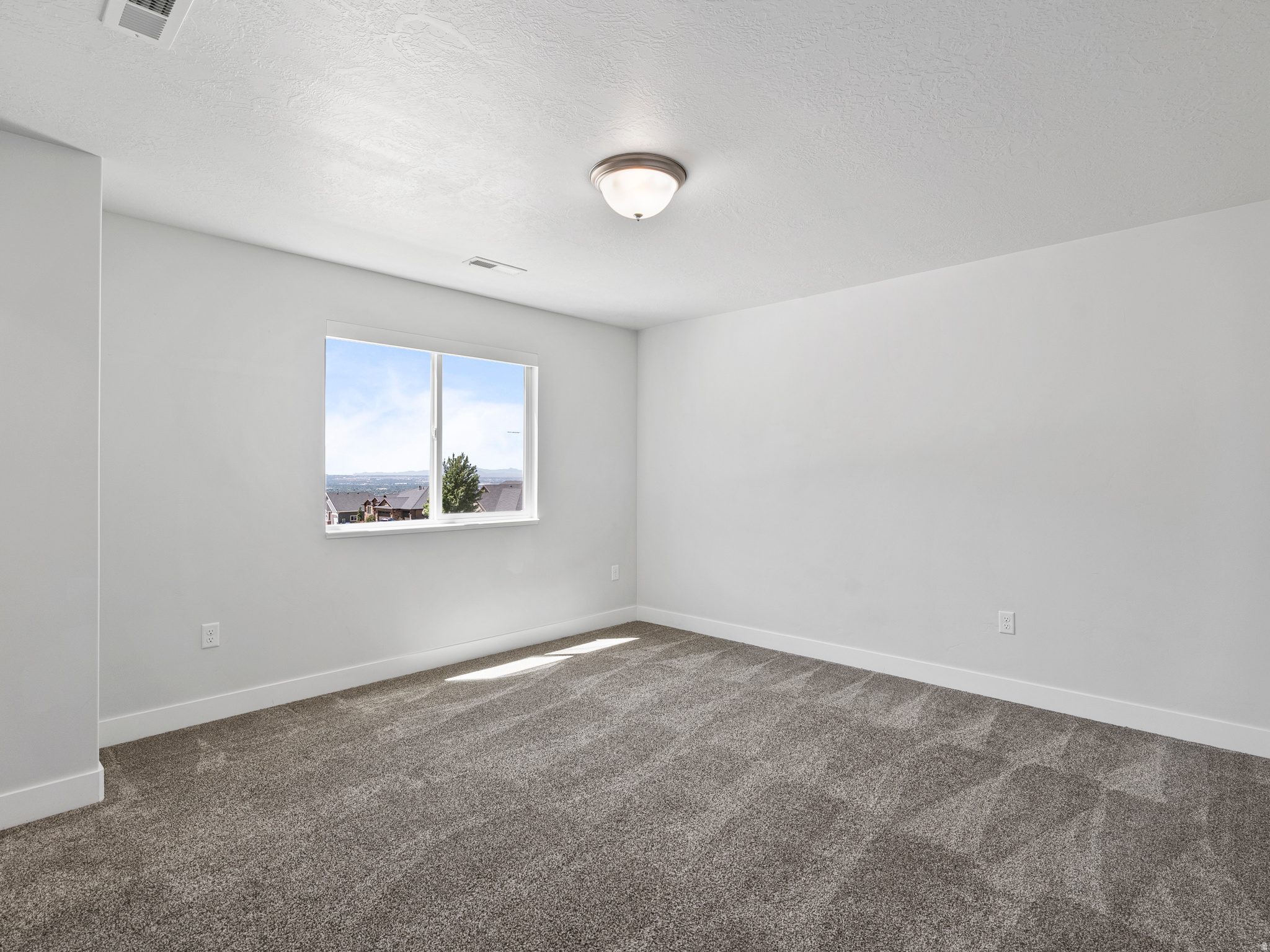 HALL TREE - Residential