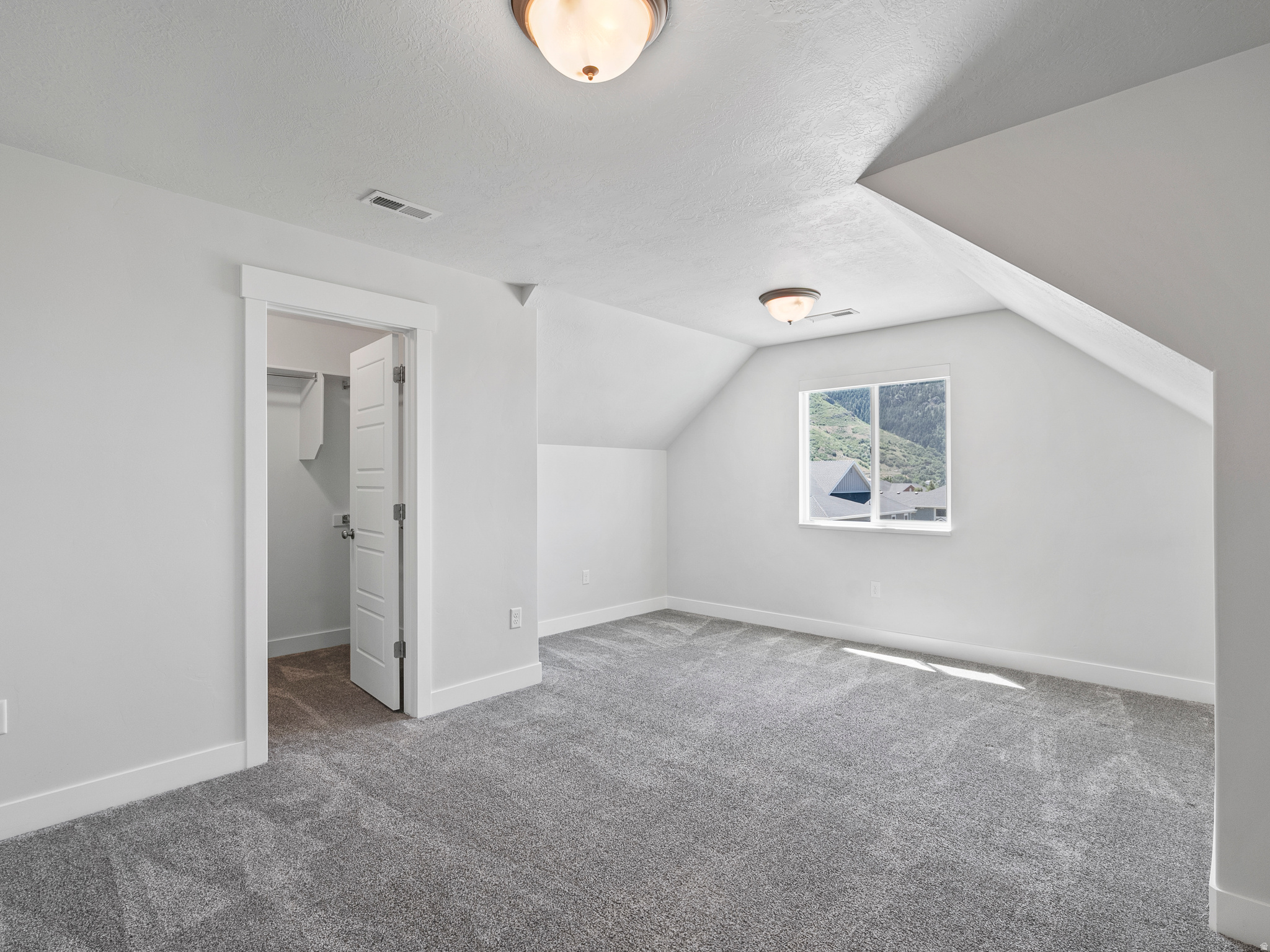 HALL TREE - Residential