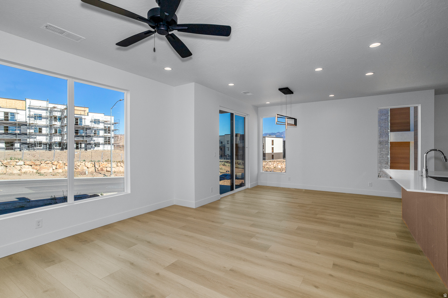 BECCO CREEK TOWNHOMES AT DIVARIO - Residential