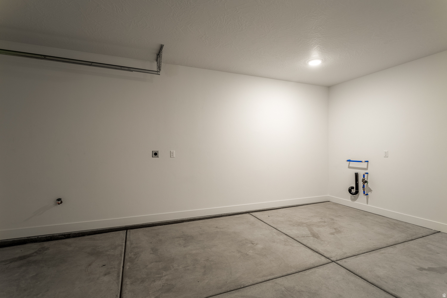 BECCO CREEK TOWNHOMES AT DIVARIO - Residential