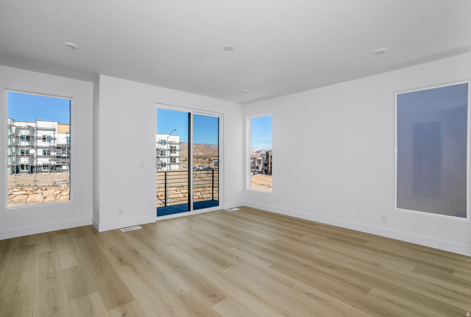 BECCO CREEK TOWNHOMES AT DIVARIO - Residential