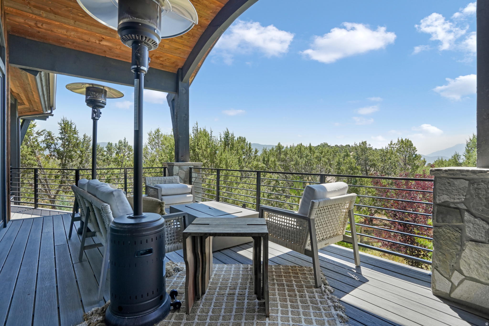 RED LEDGES - Residential