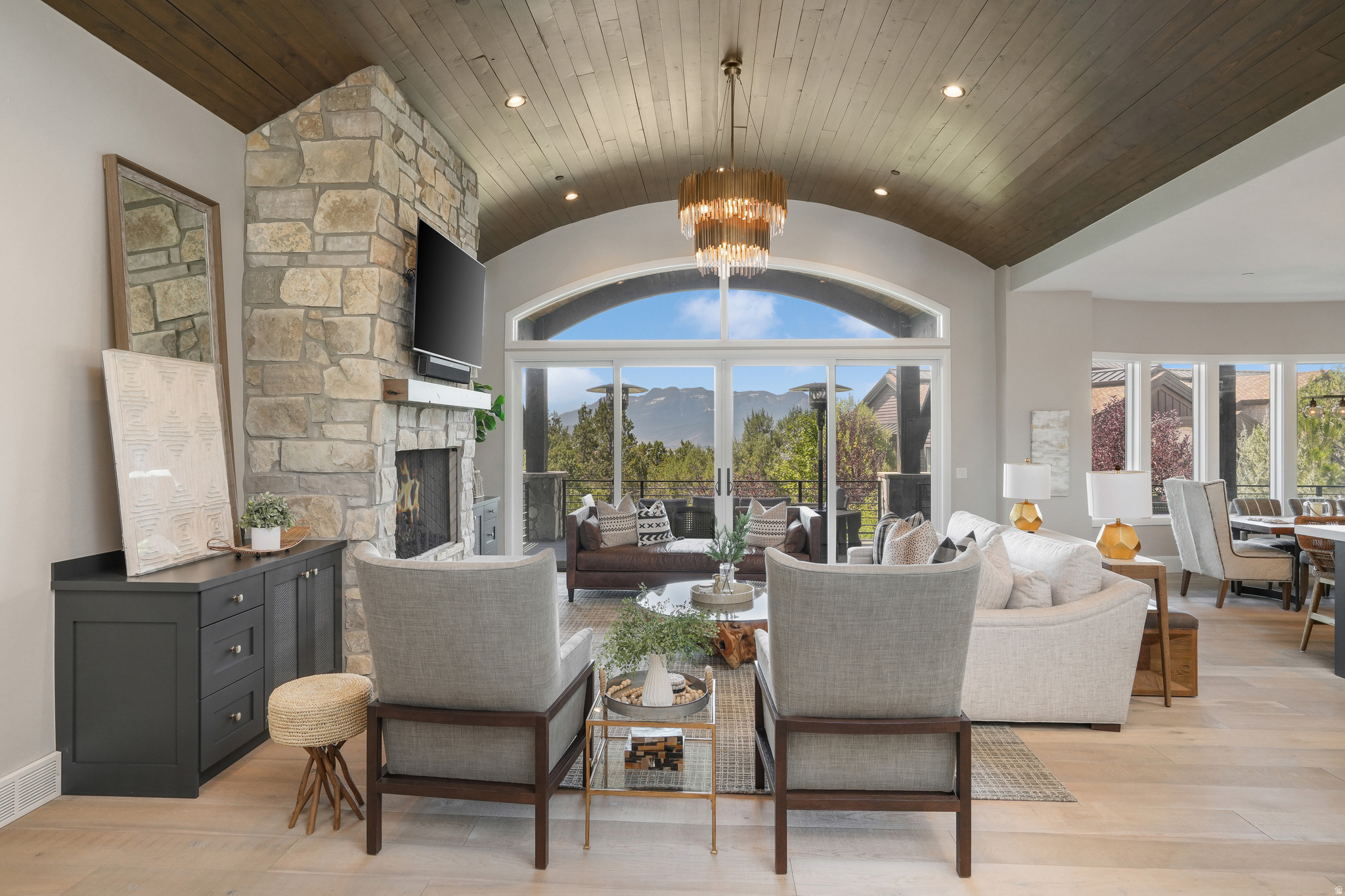 RED LEDGES - Residential