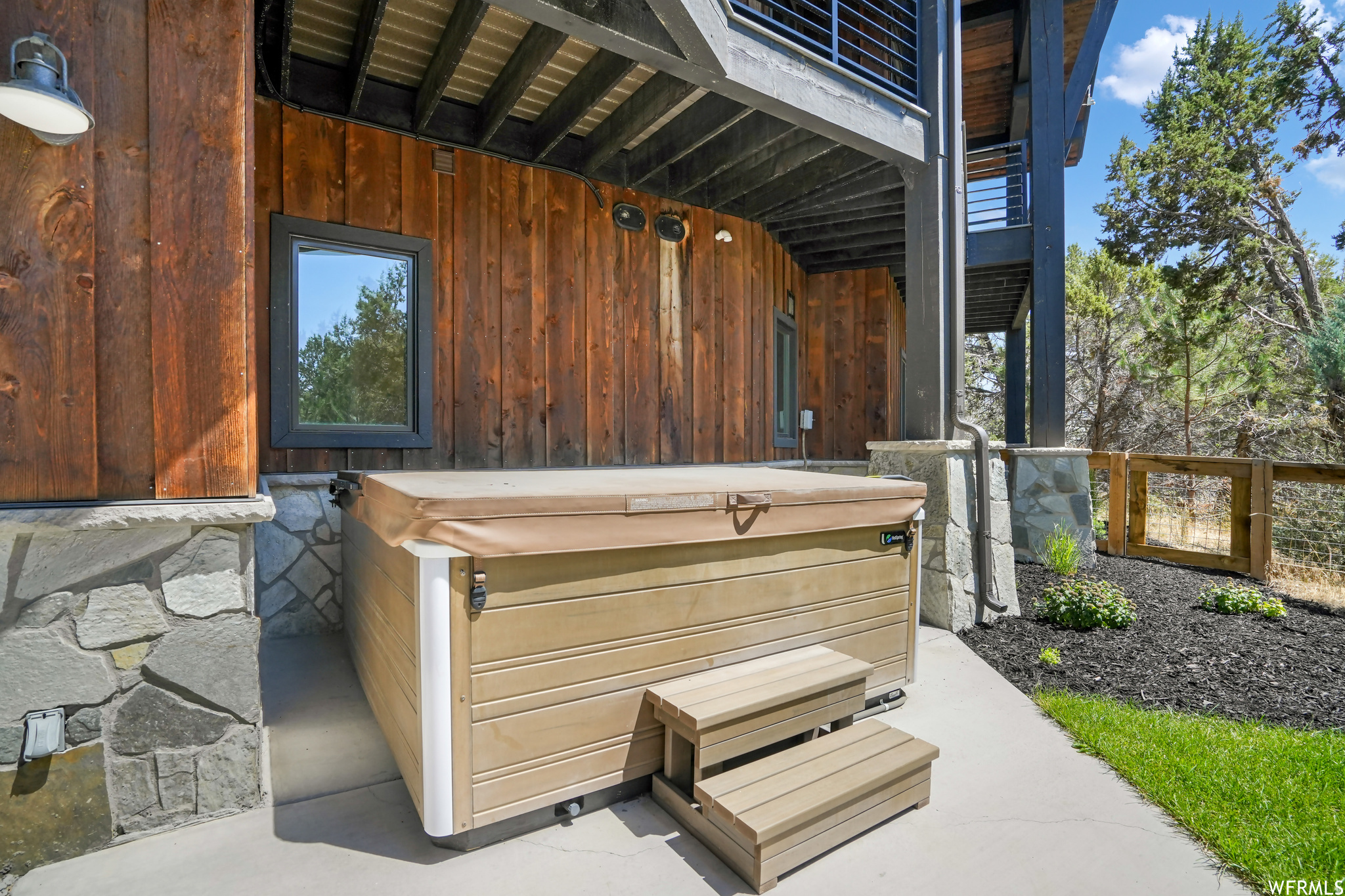 RED LEDGES - Residential