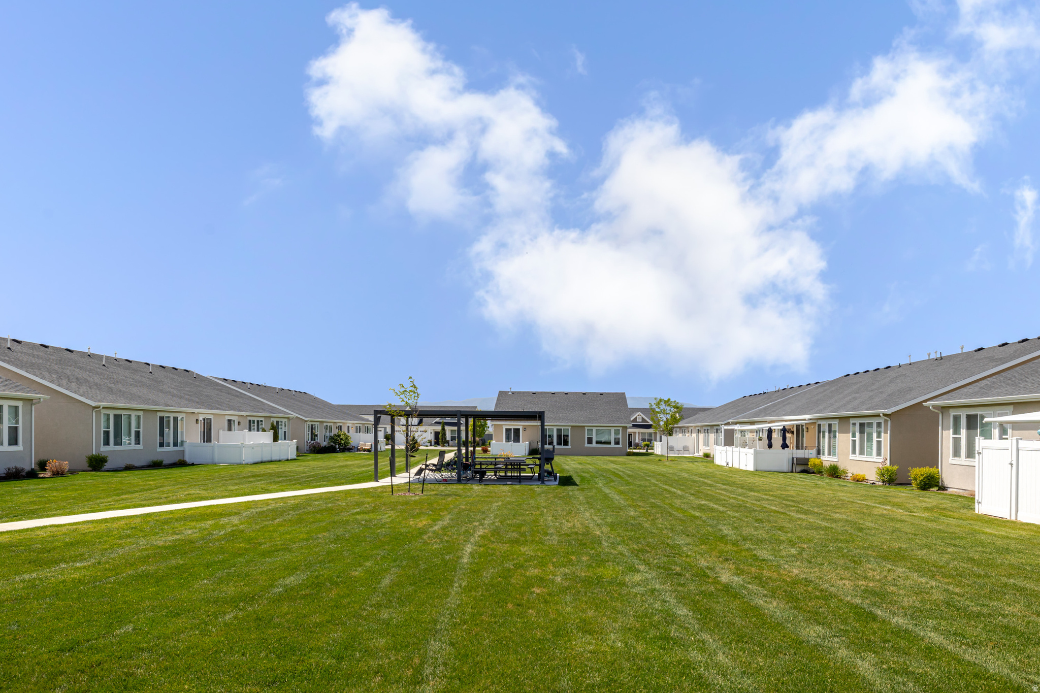 LAKEVIEW - Residential