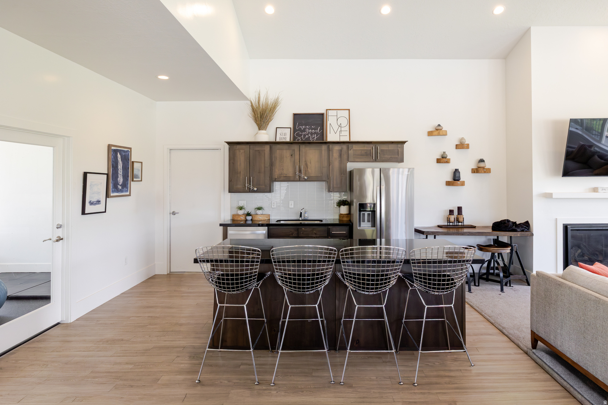 LAKEVIEW - Residential
