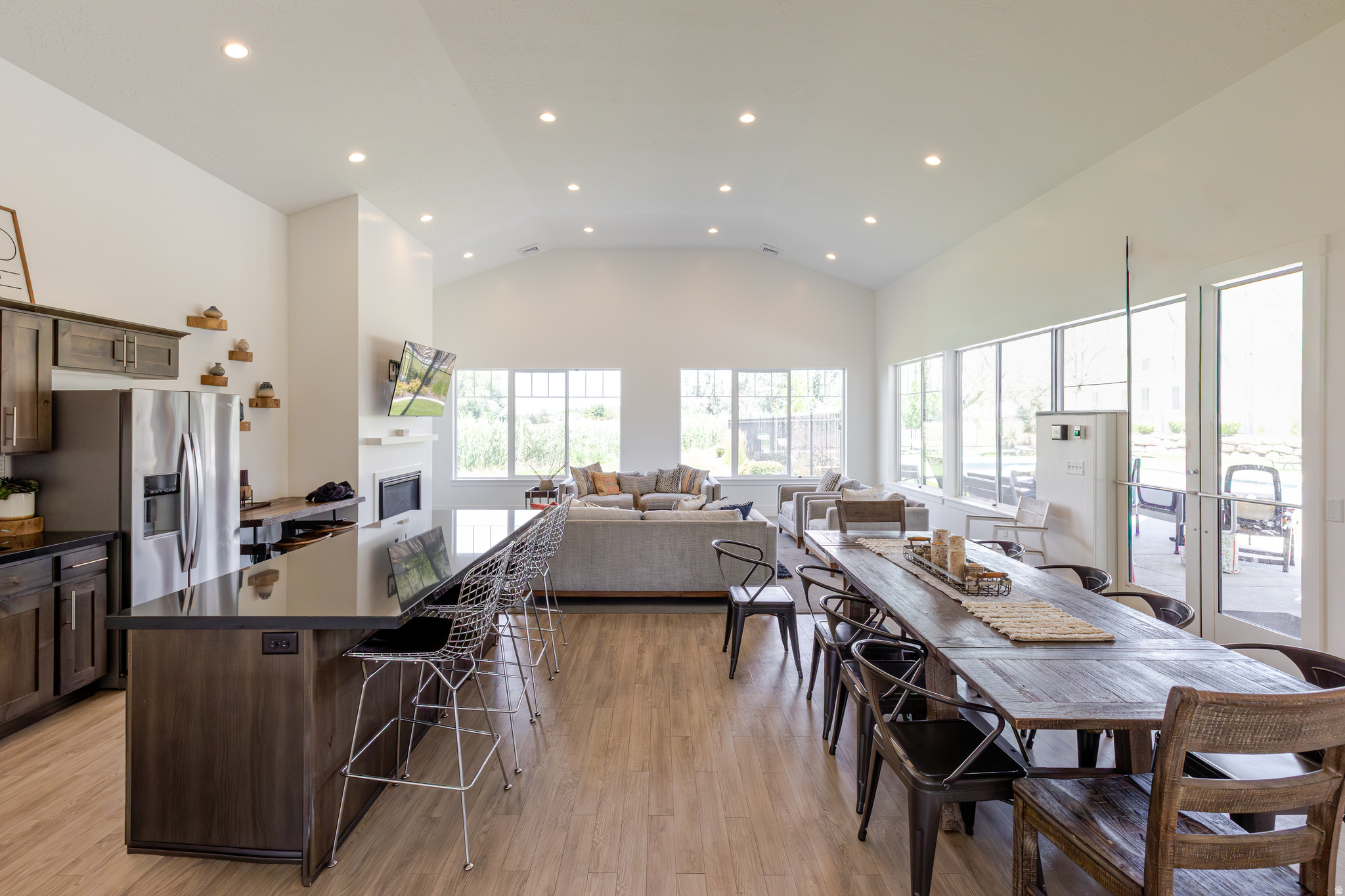 LAKEVIEW - Residential
