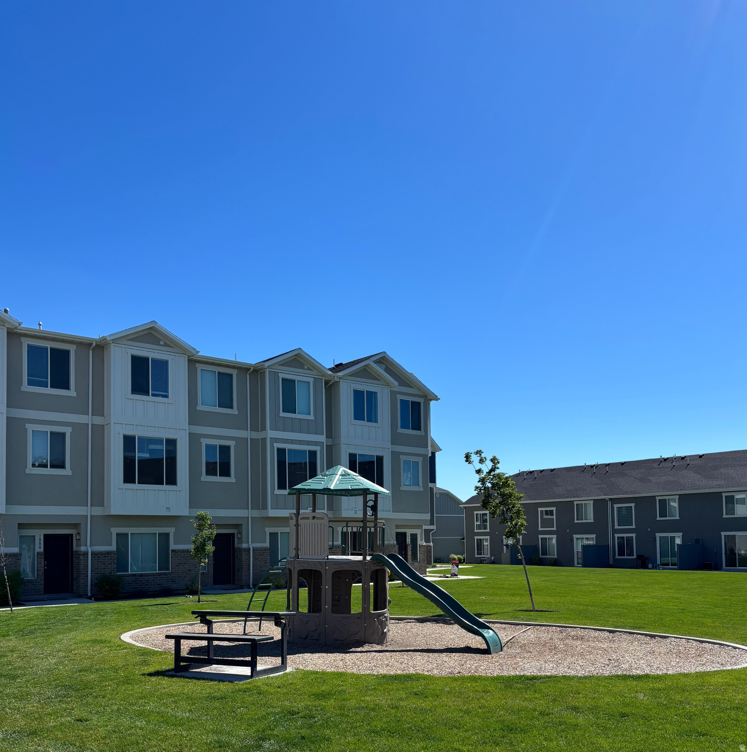 LAKEVIEW - Residential