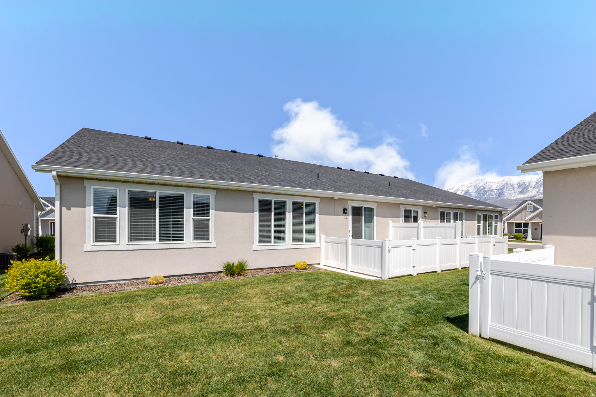 LAKEVIEW - Residential