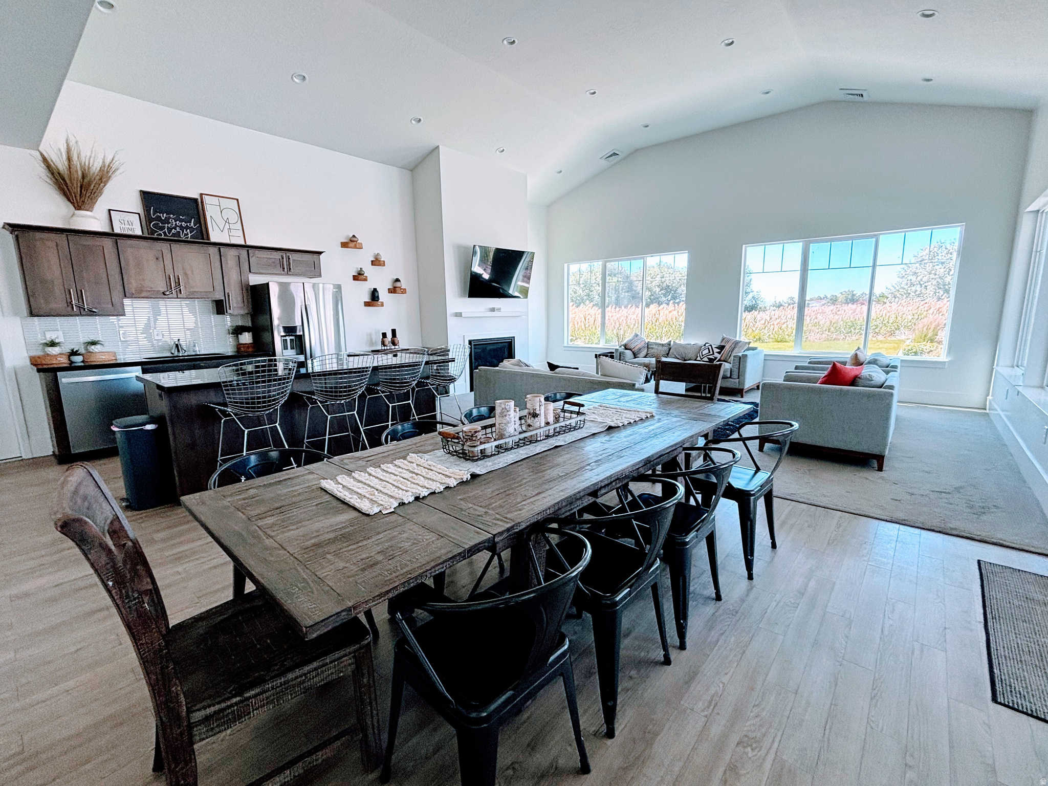 LAKEVIEW - Residential