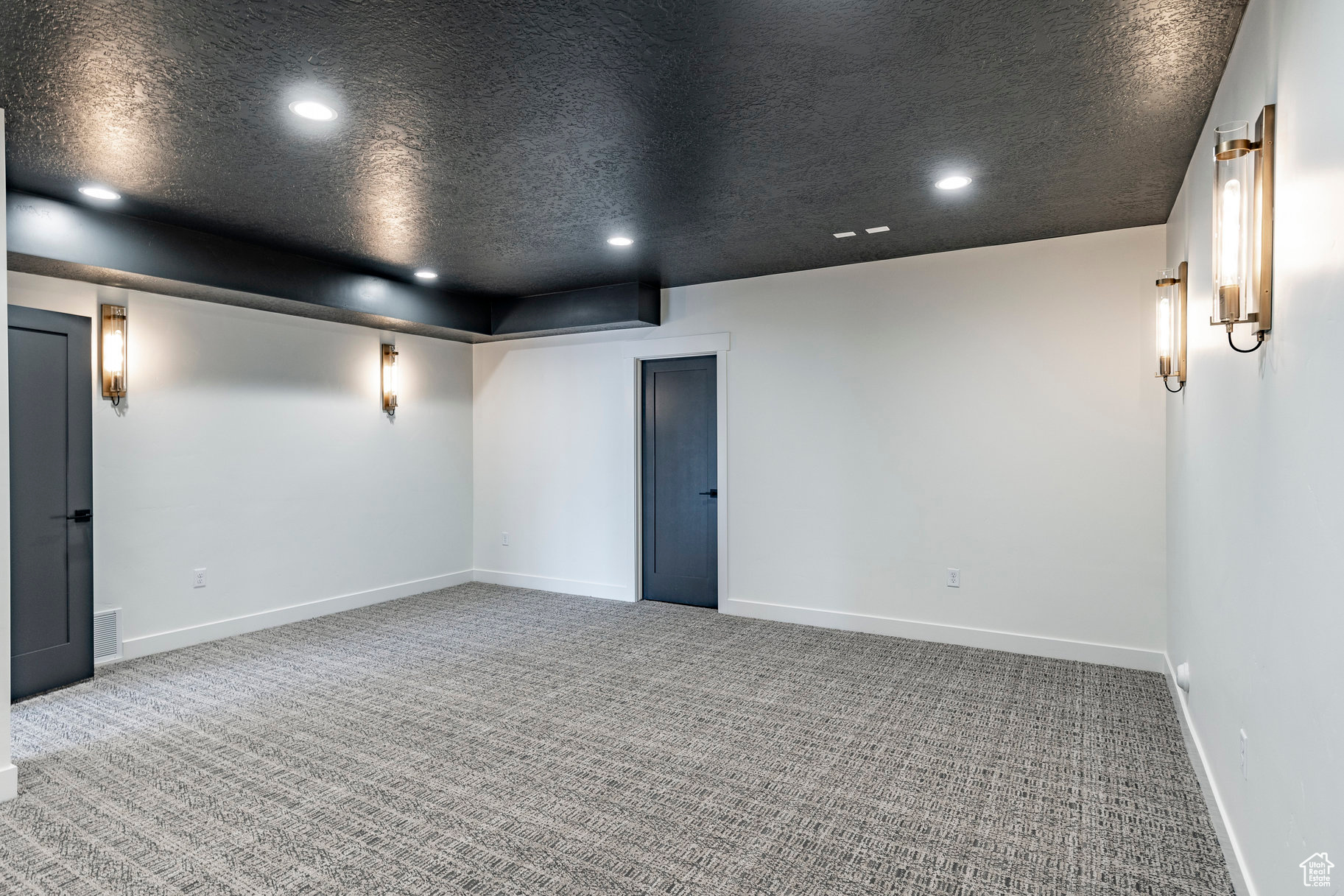 LAKEVIEW ESTATES - Residential
