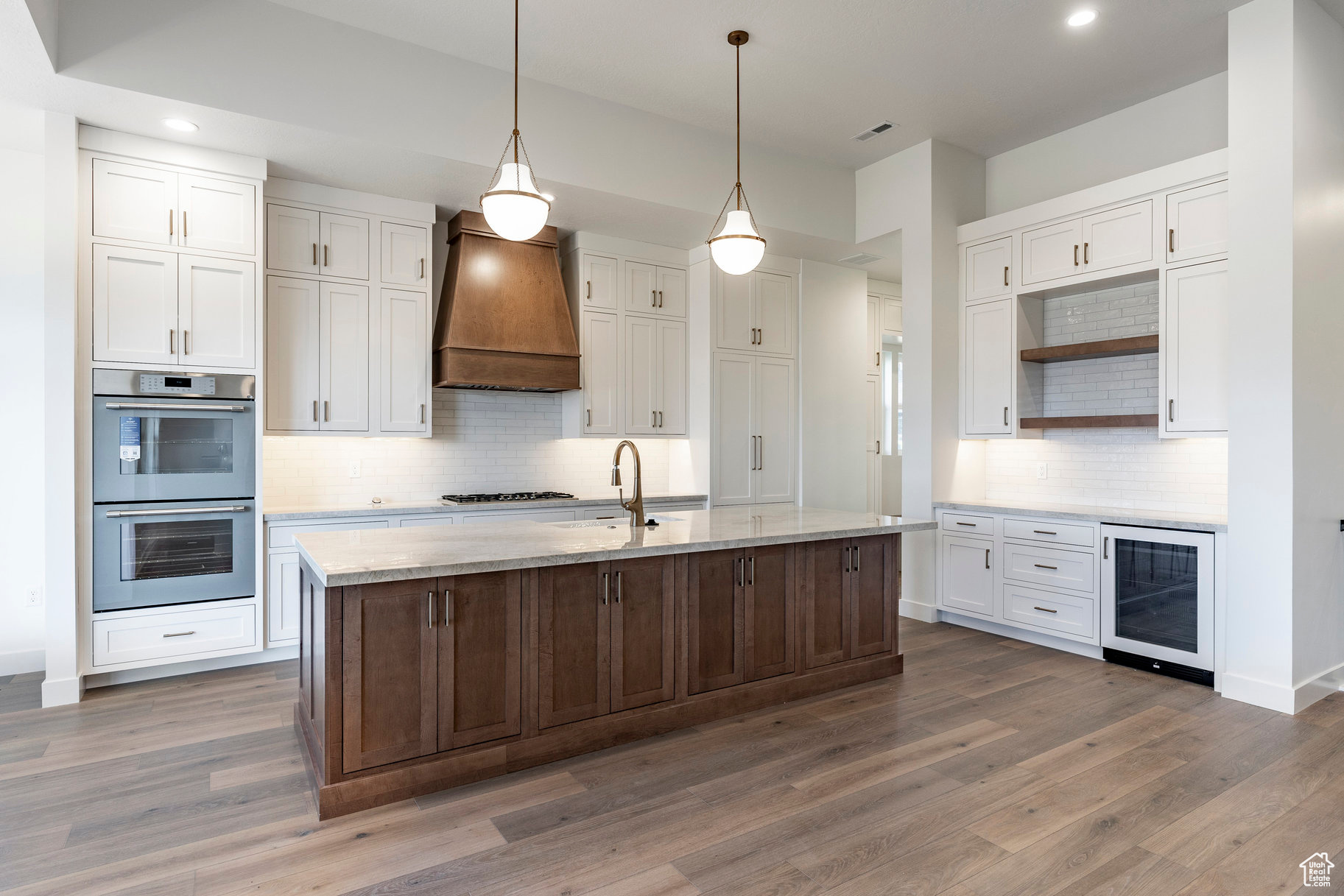 LAKEVIEW ESTATES - Residential