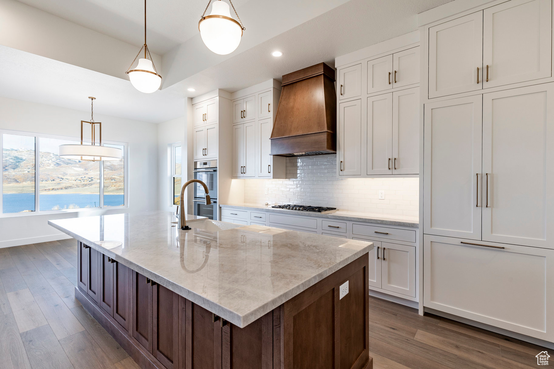 LAKEVIEW ESTATES - Residential