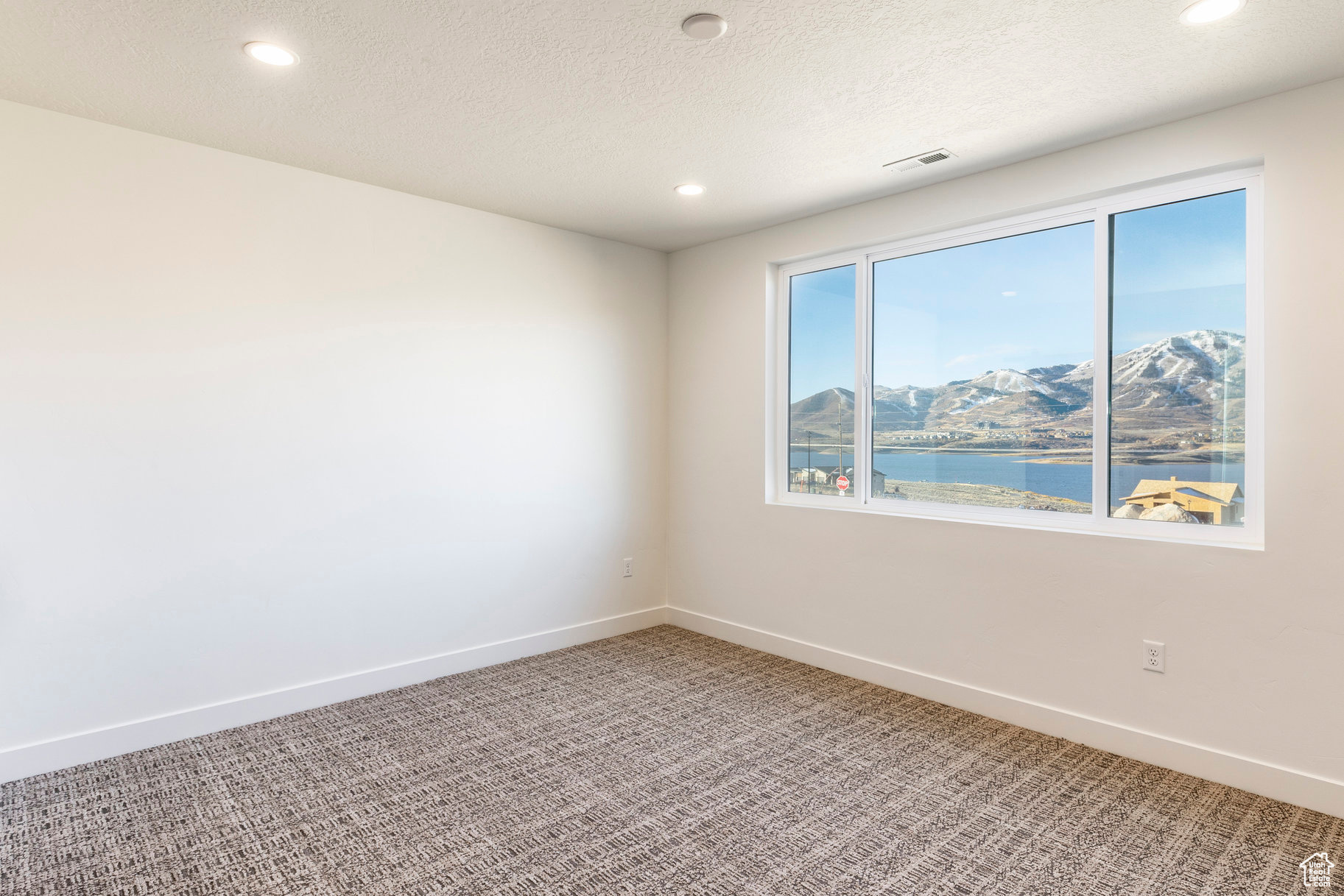 LAKEVIEW ESTATES - Residential