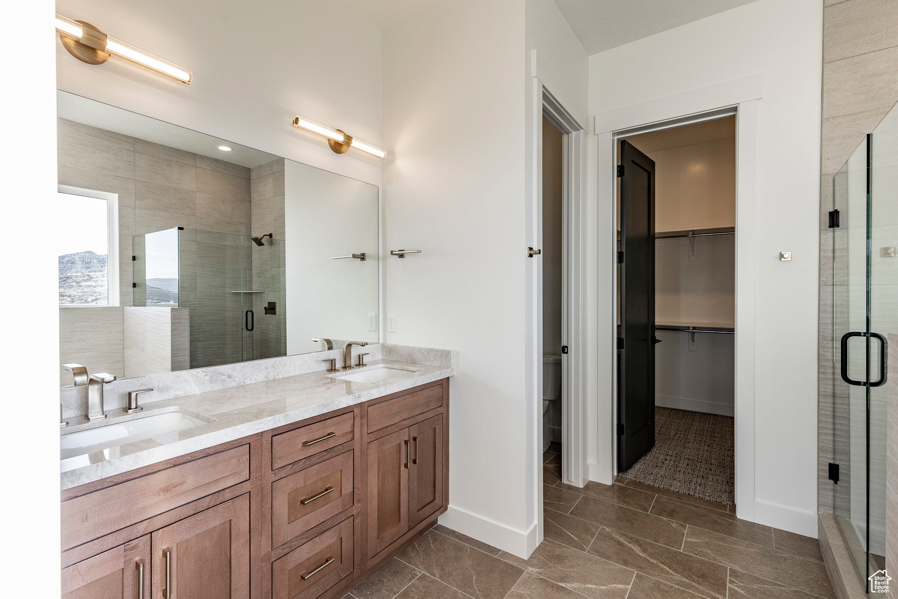 LAKEVIEW ESTATES - Residential