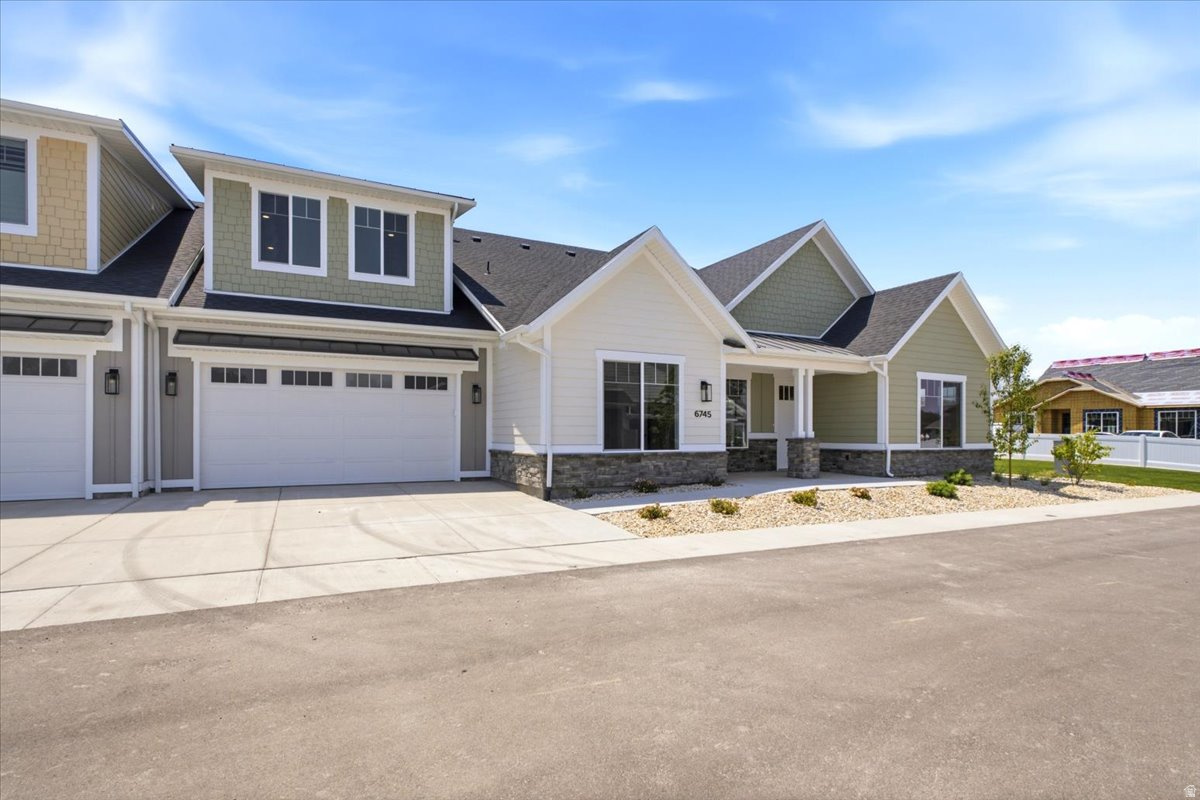THE COTTAGES AT PEARCE FARM - Residential