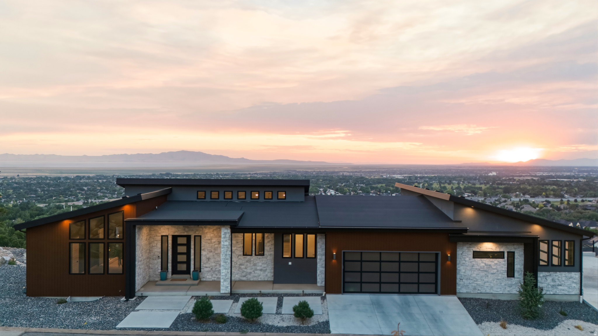 DEER CREST AT HIDDEN SPRINGS - Residential
