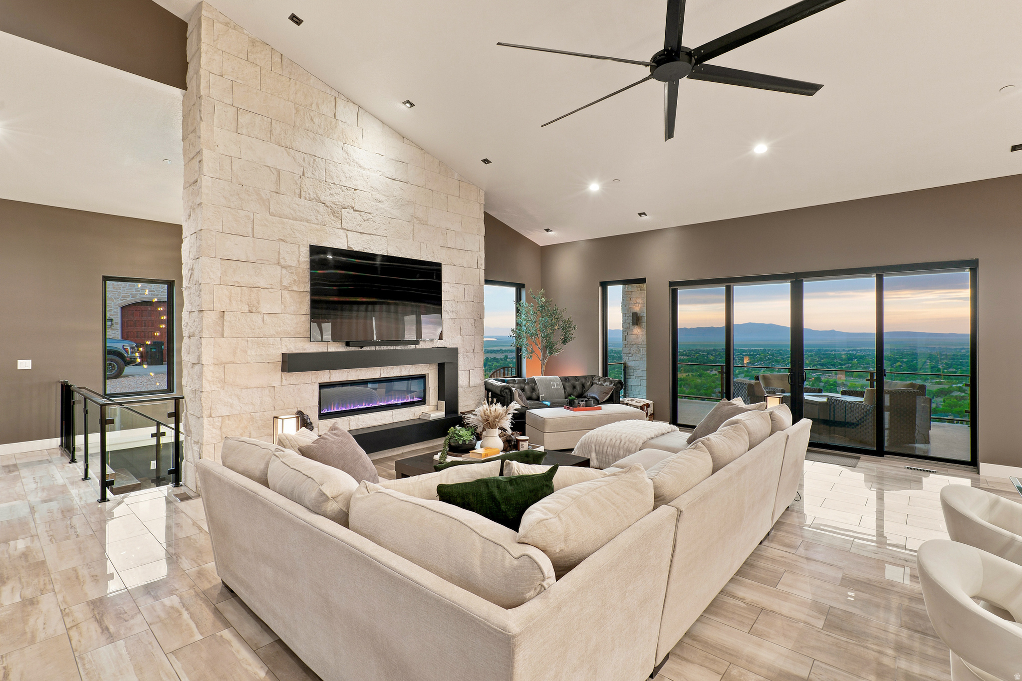 DEER CREST AT HIDDEN SPRINGS - Residential